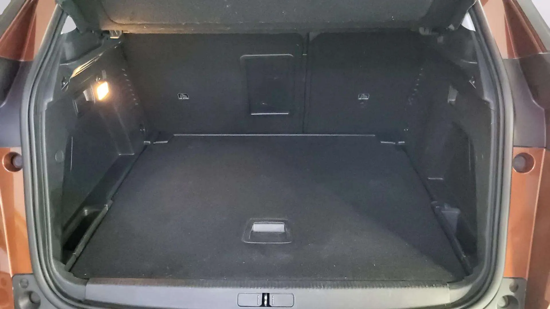 Peugeot 3008 1.5L BlueHDi Allure - foto 6