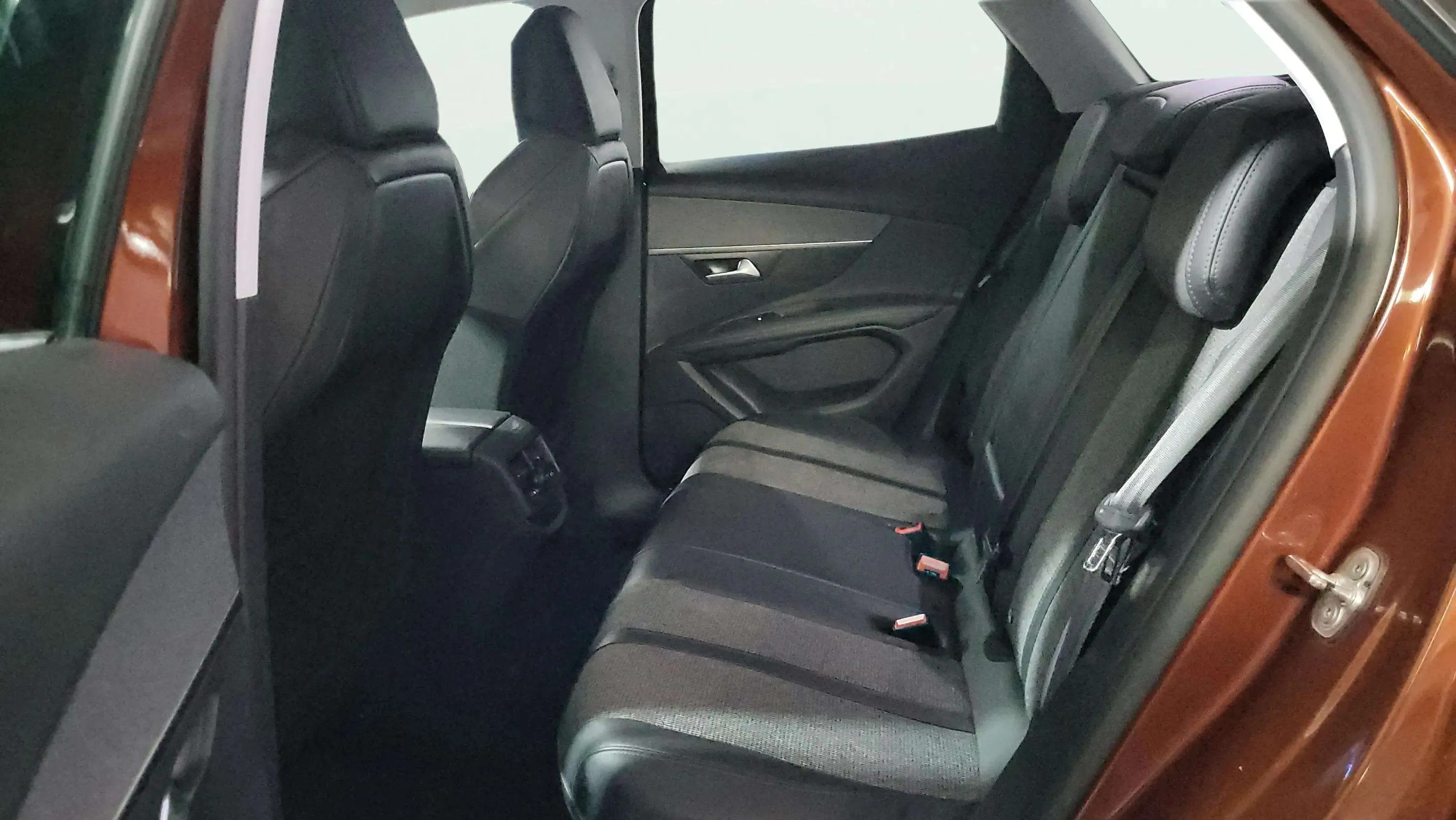 Peugeot 3008 1.5L BlueHDi Allure - foto 8