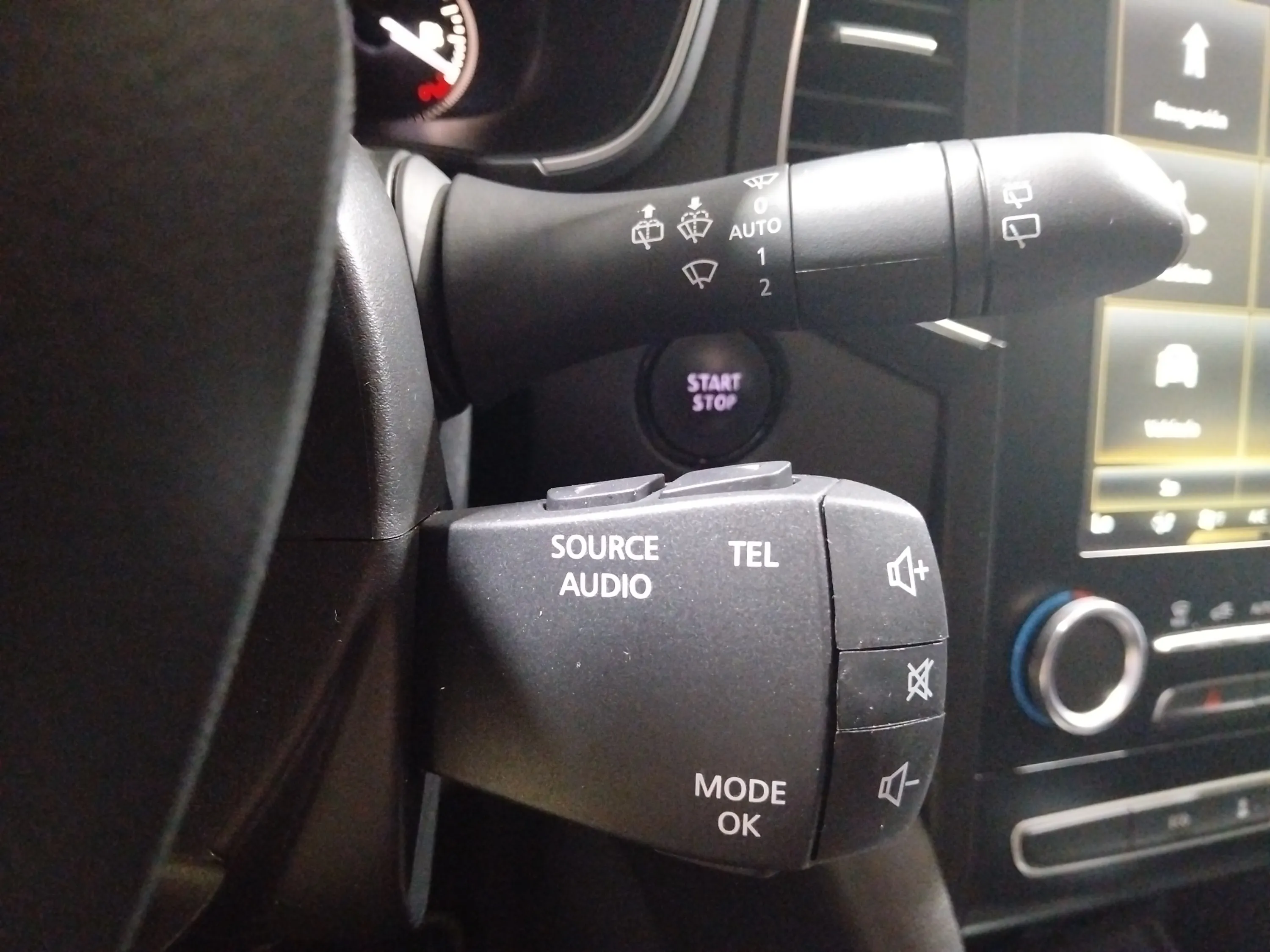 Renault Mégane Zen Energy TCe EDC - foto 24