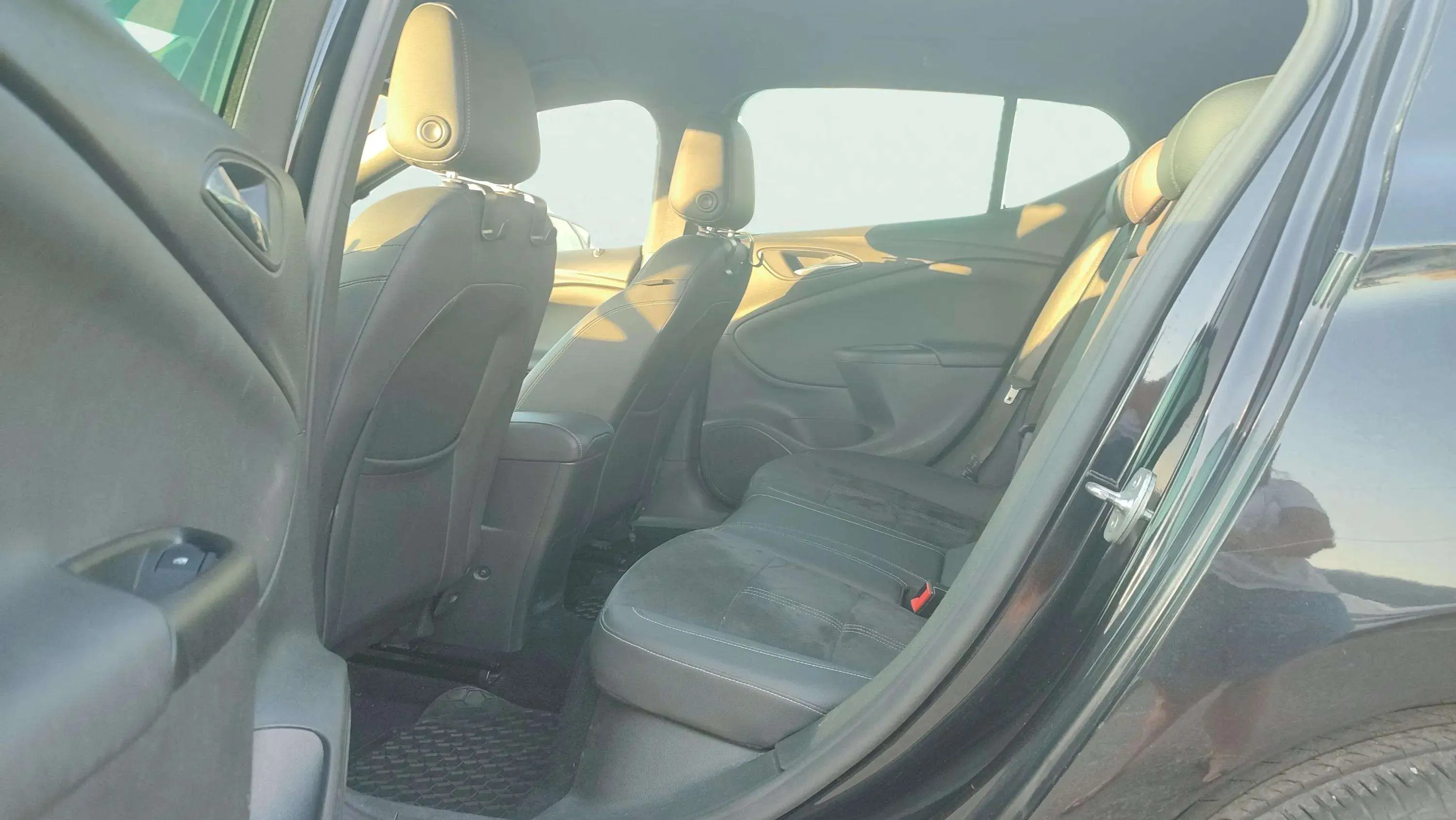 Opel Astra 1.2T SHR Ultimate - foto 10