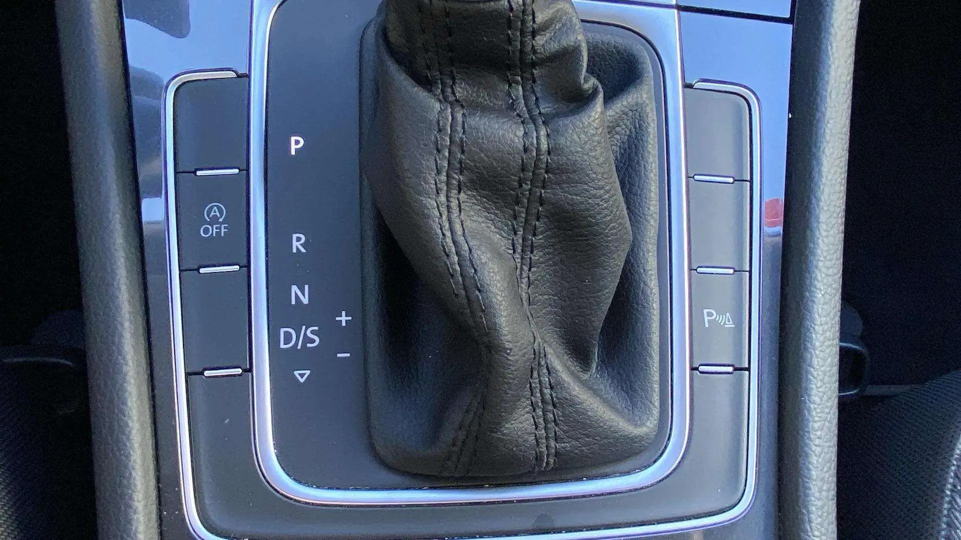 Volkswagen Golf X - foto 29