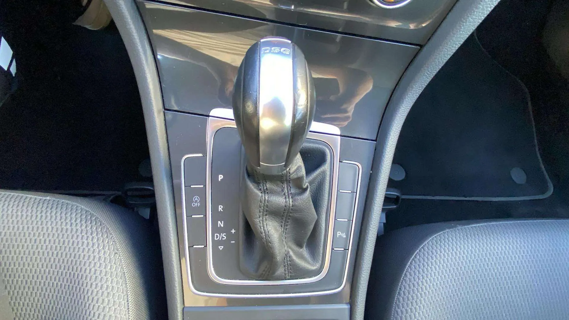 Volkswagen Golf X - foto 11