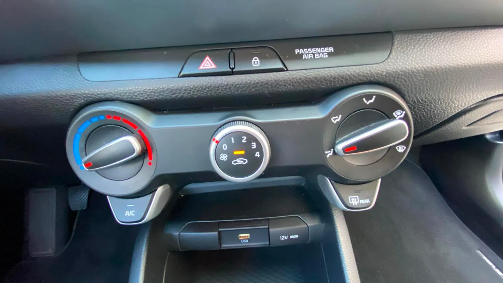 Kia Stonic 1.0 T-GDi MHEV iMT Concept - foto 17