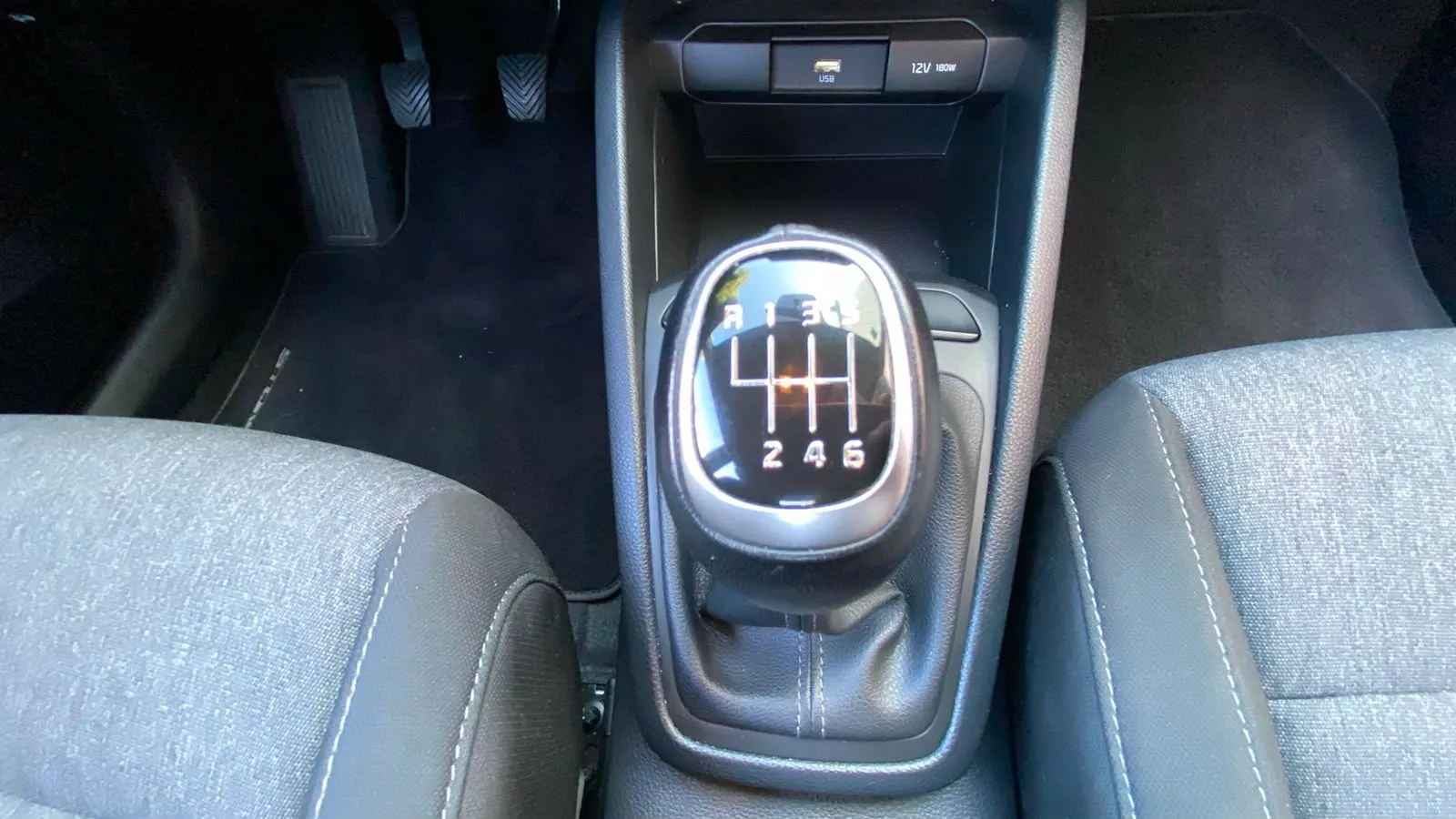Kia Stonic 1.0 T-GDi MHEV iMT Concept - foto 15