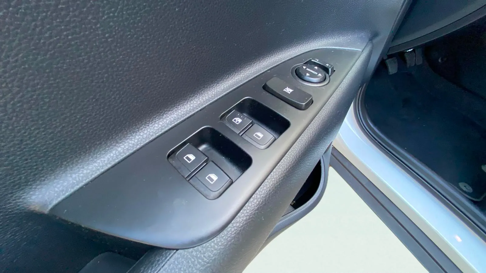 Kia Stonic 1.0 T-GDi MHEV iMT Concept - foto 11