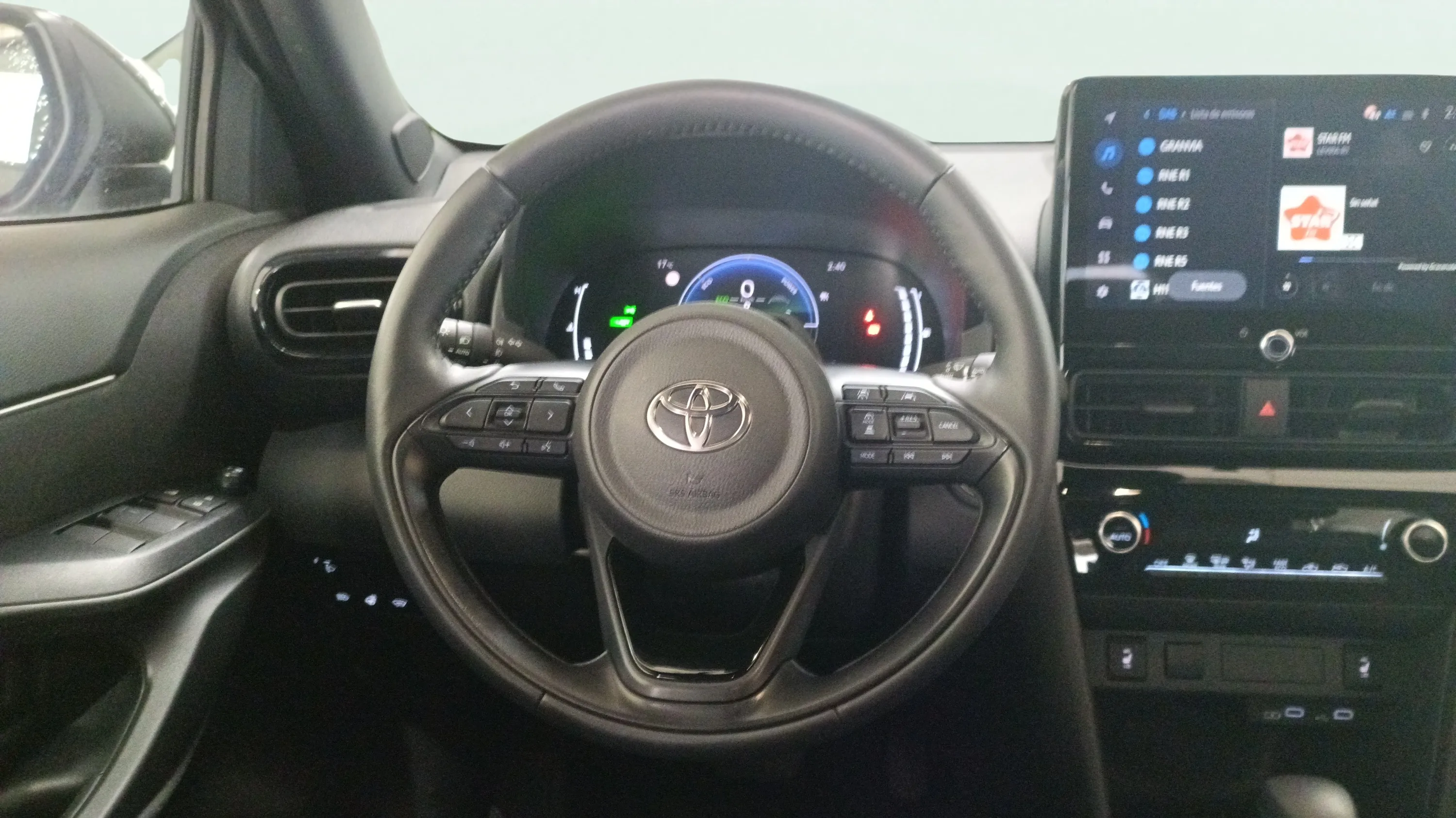Toyota Yaris Cross 1.5 130H Style - foto 14