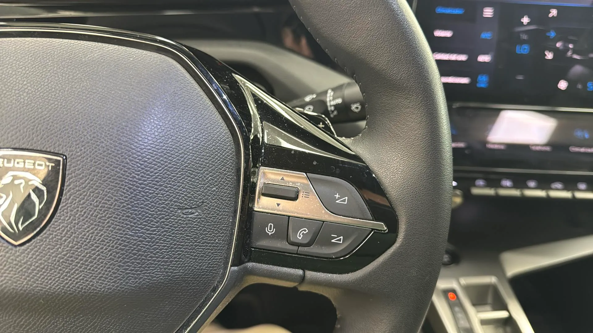 Peugeot 408 Allure PHEV 180 e-EAT8 - foto 15