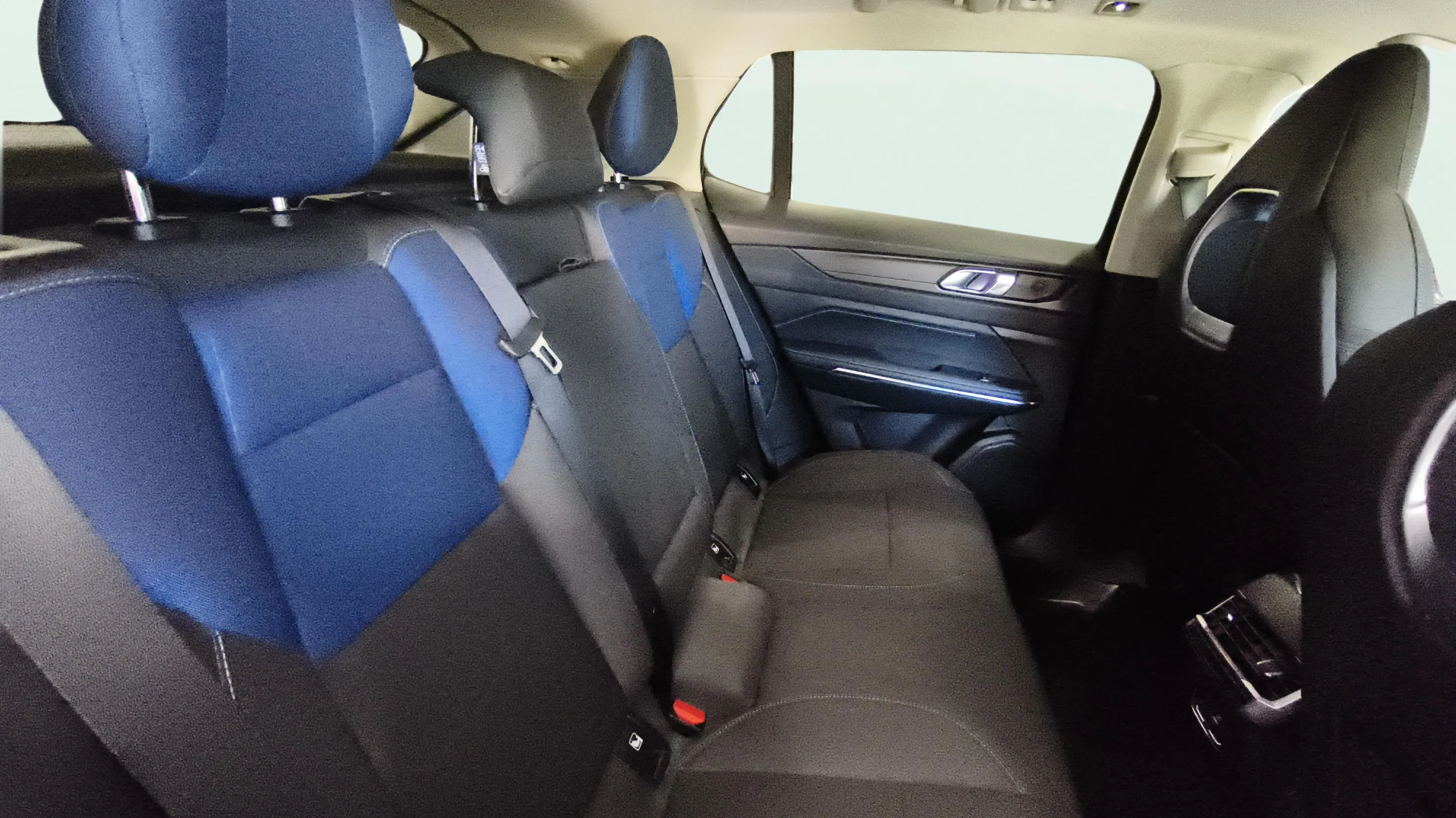 Lynk & Co 01 1.5 PHEV - foto 8