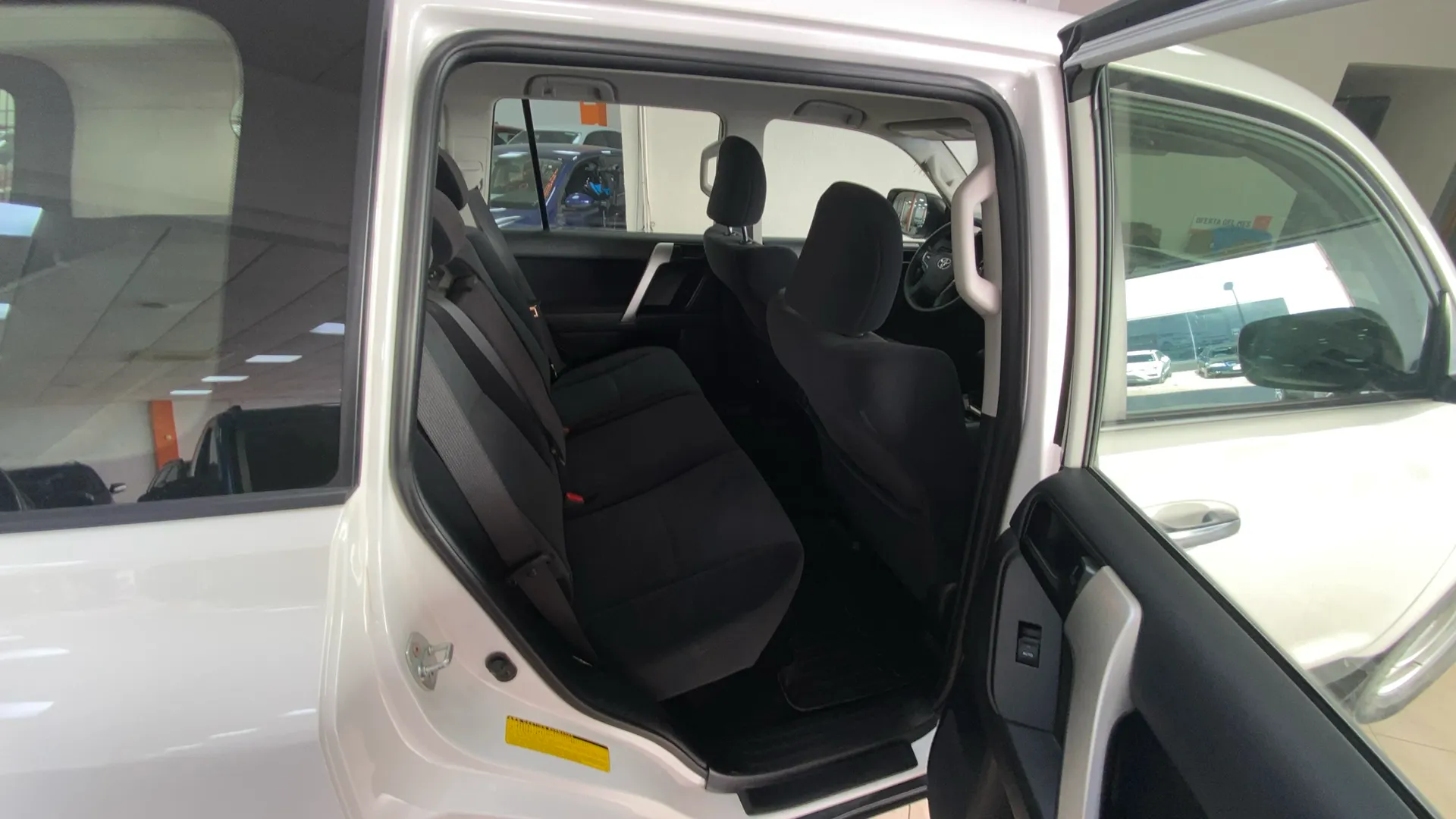 Toyota Land Cruiser 2.8 D-4D GX - foto 10