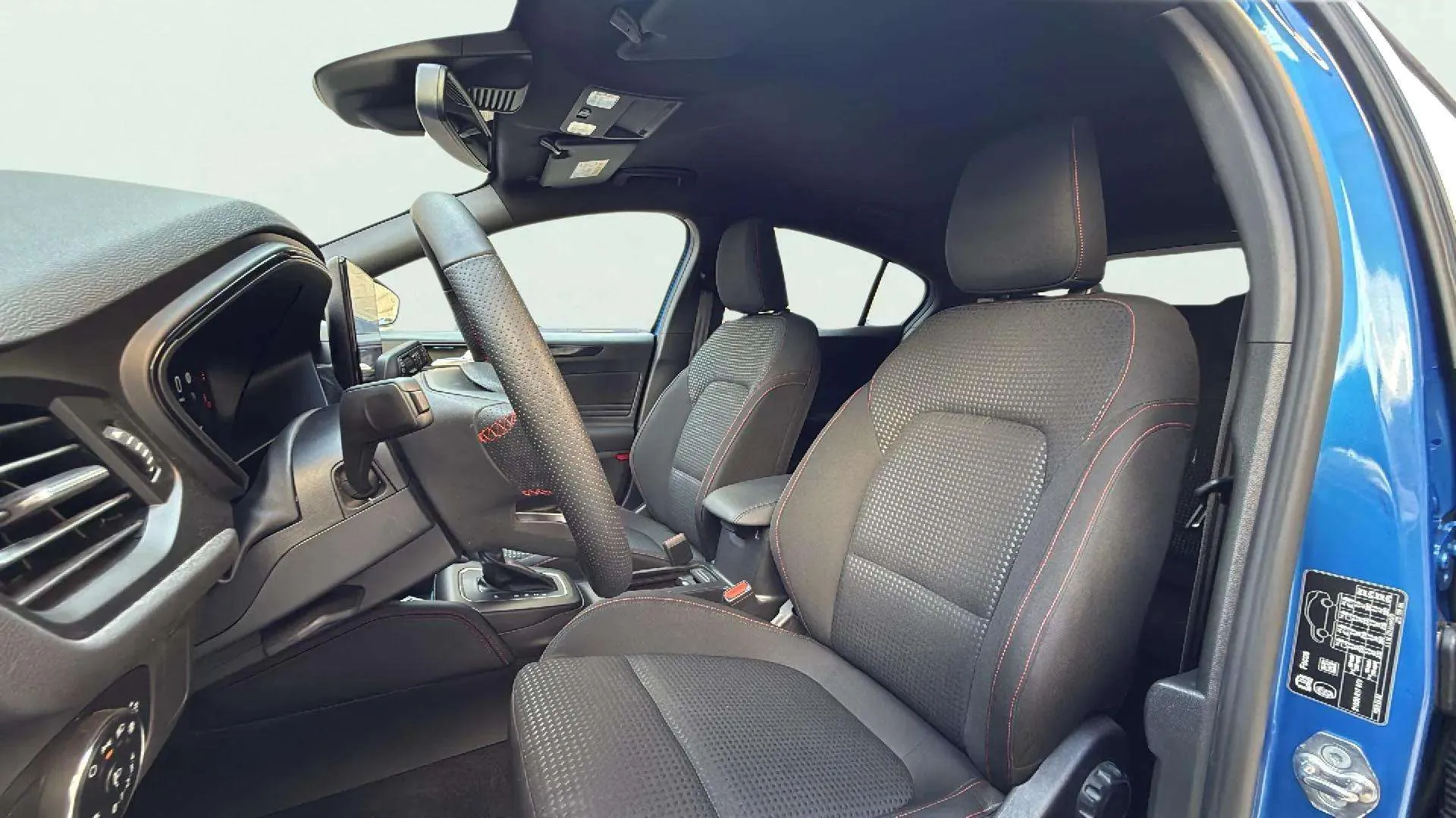 Ford Focus 1.0 EcoBoost MHEV ST-Line X - foto 25