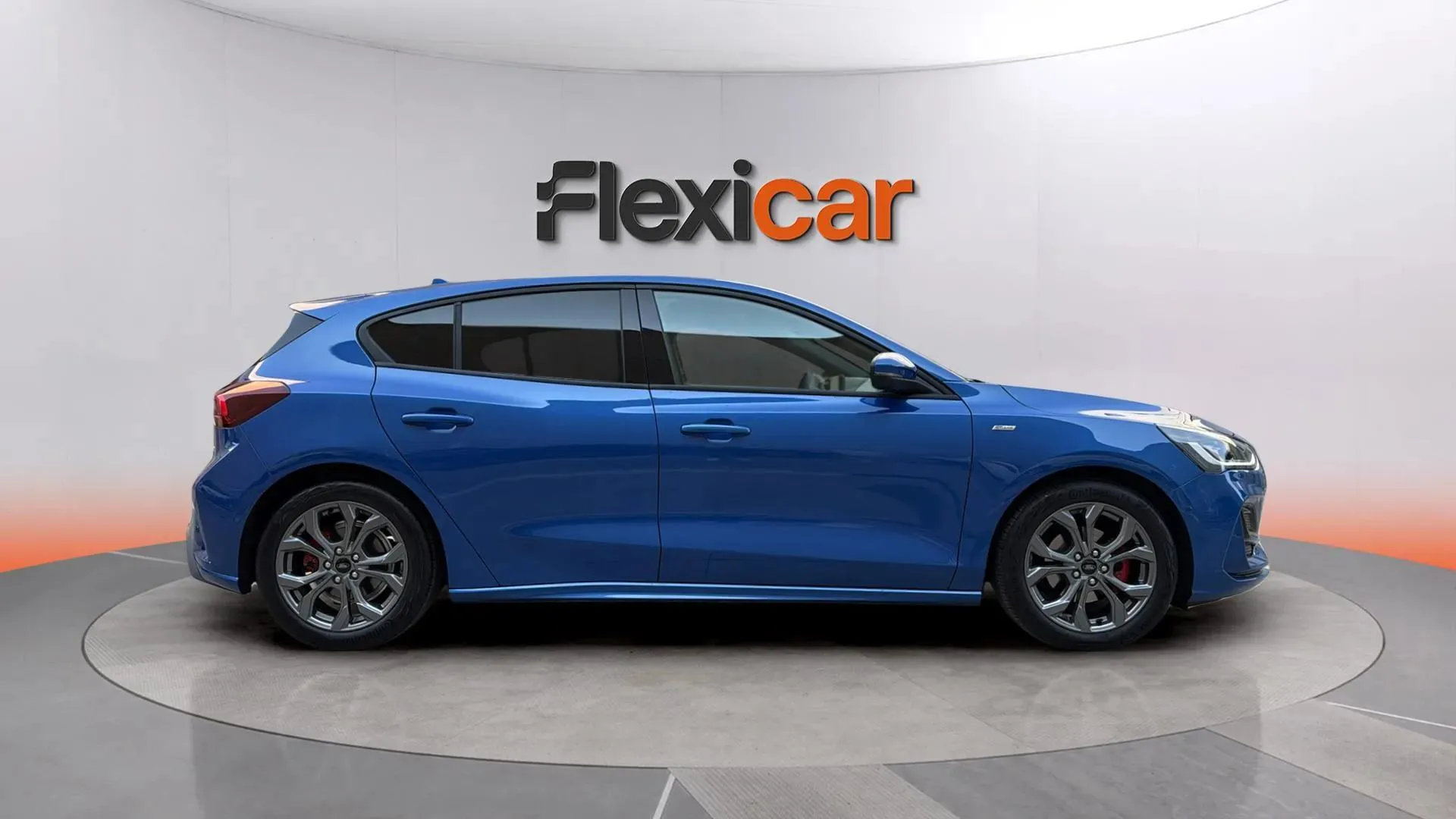 Ford Focus 1.0 EcoBoost MHEV ST-Line X - foto 2