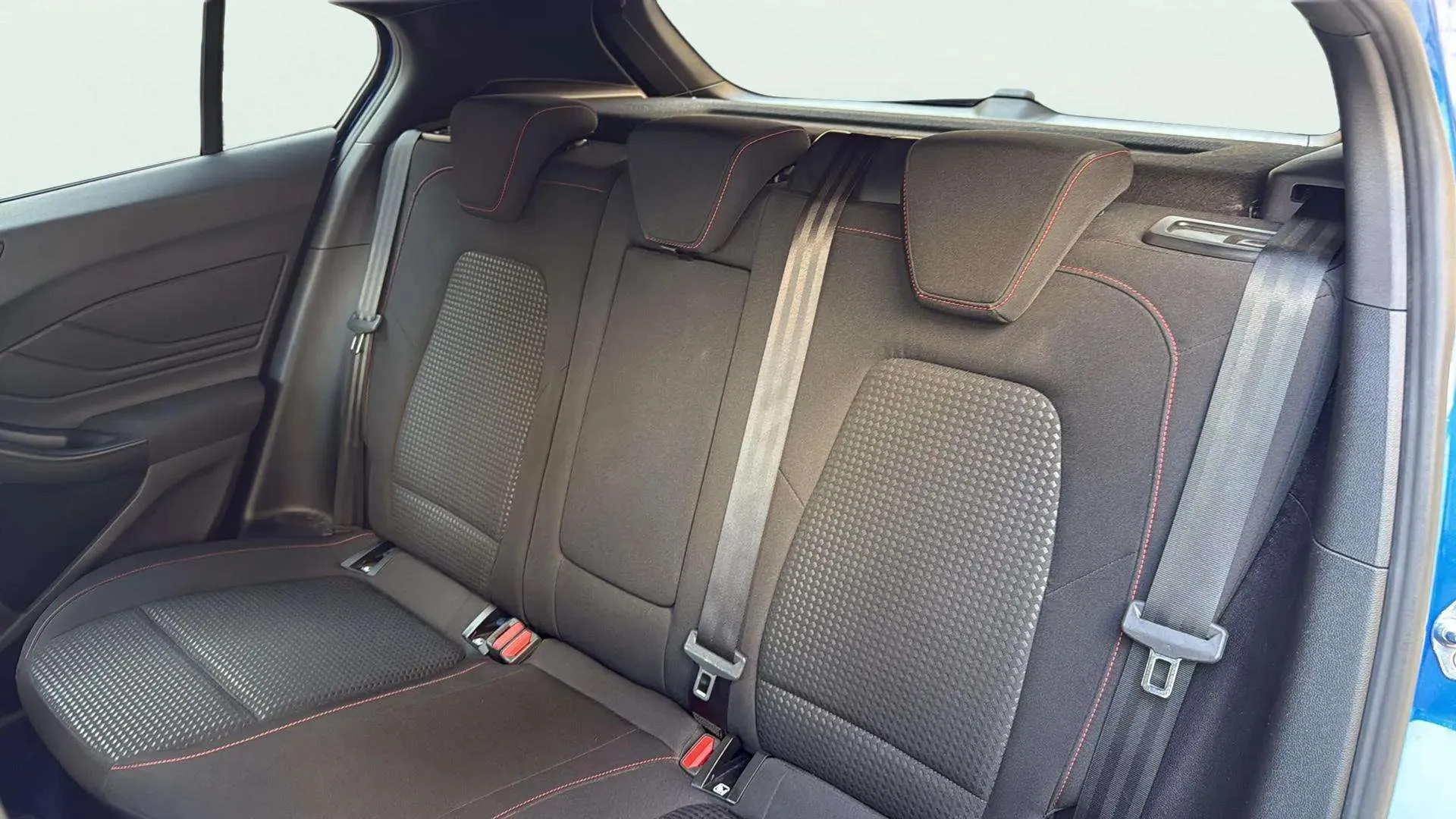 Ford Focus 1.0 EcoBoost MHEV ST-Line X - foto 27