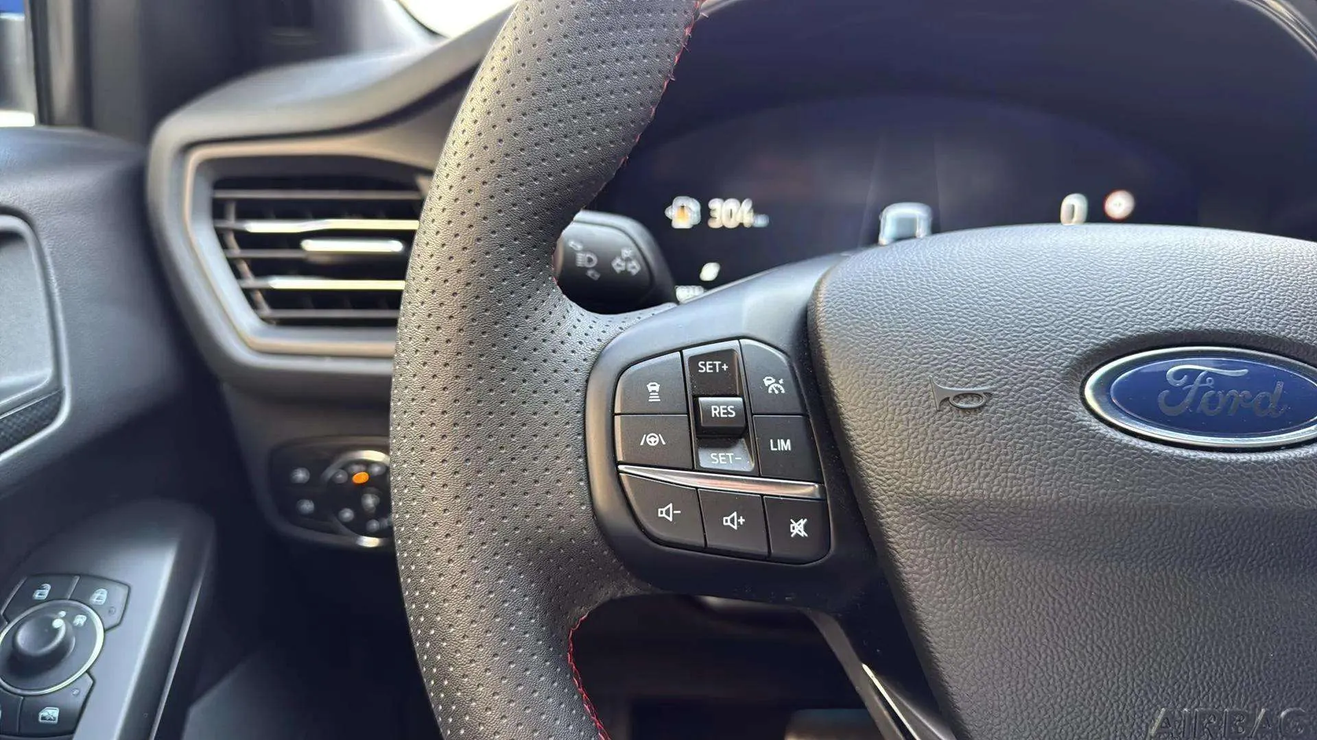 Ford Focus 1.0 EcoBoost MHEV ST-Line X - foto 16