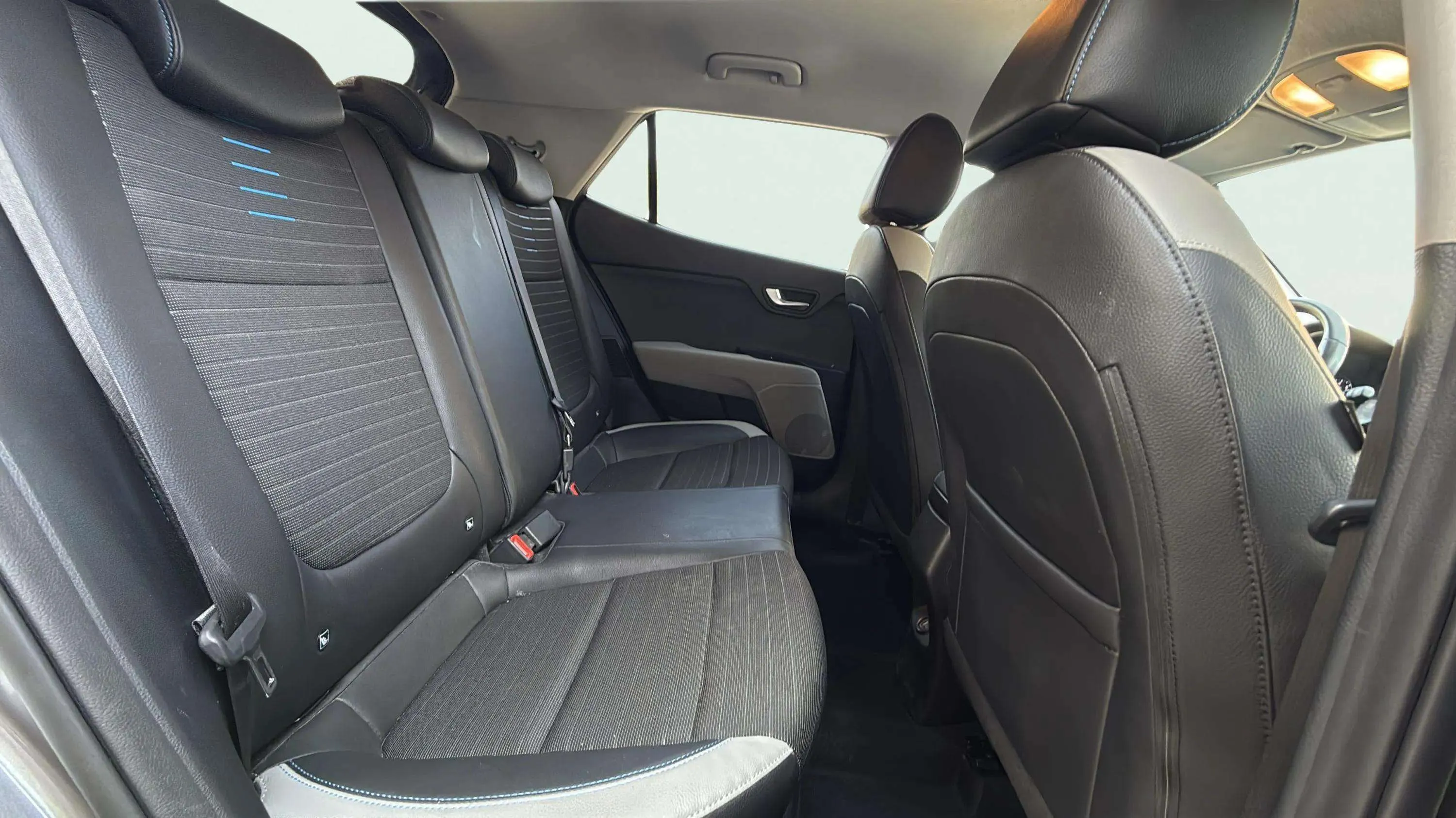 Kia Stonic 1.0 T-GDi MHEV Drive - foto 19