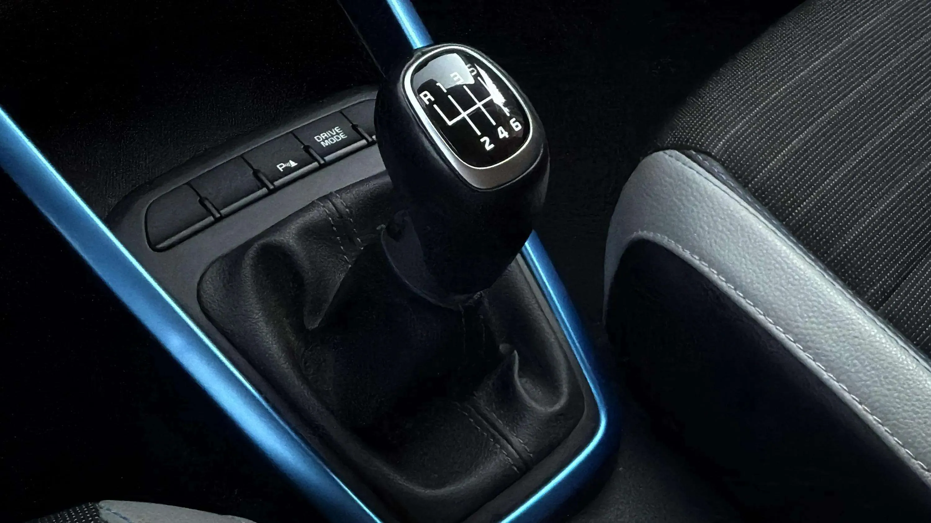 Kia Stonic 1.0 T-GDi MHEV Drive - foto 16