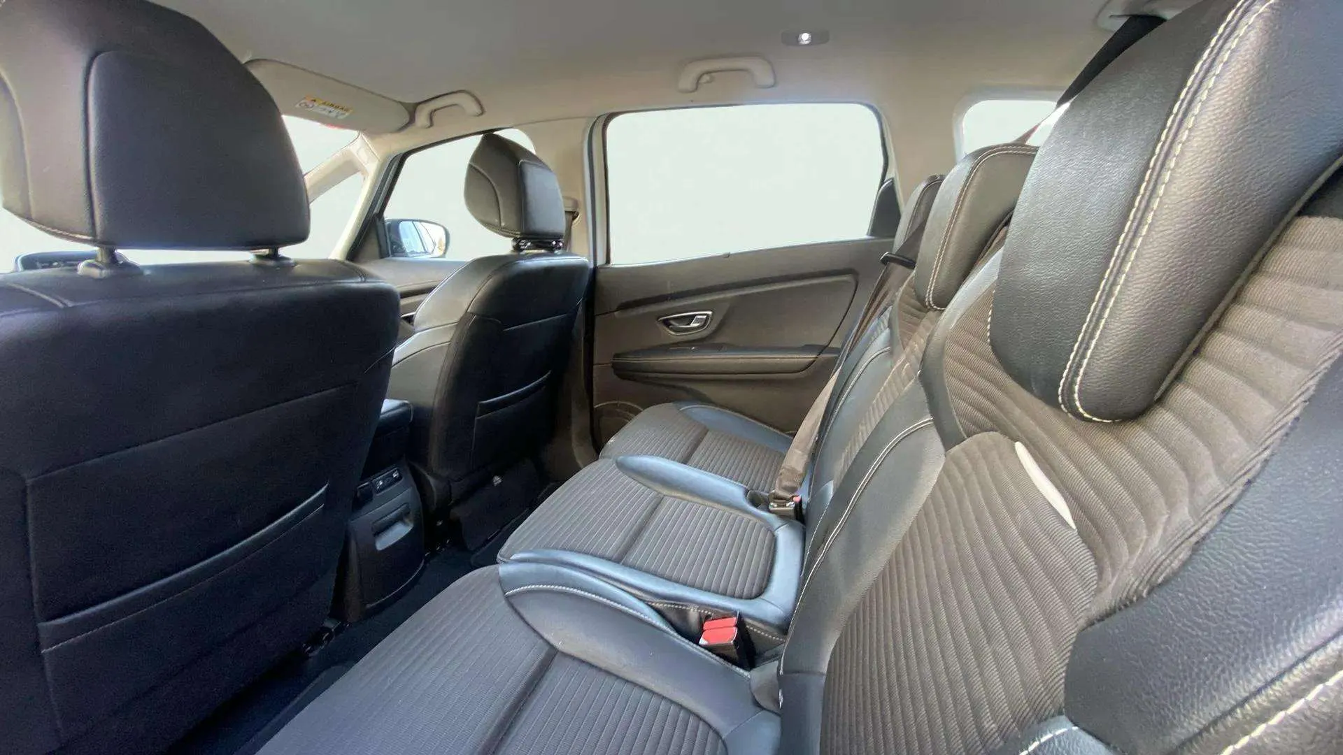 Renault Grand Scénic Black Edition TCe GPF - foto 14