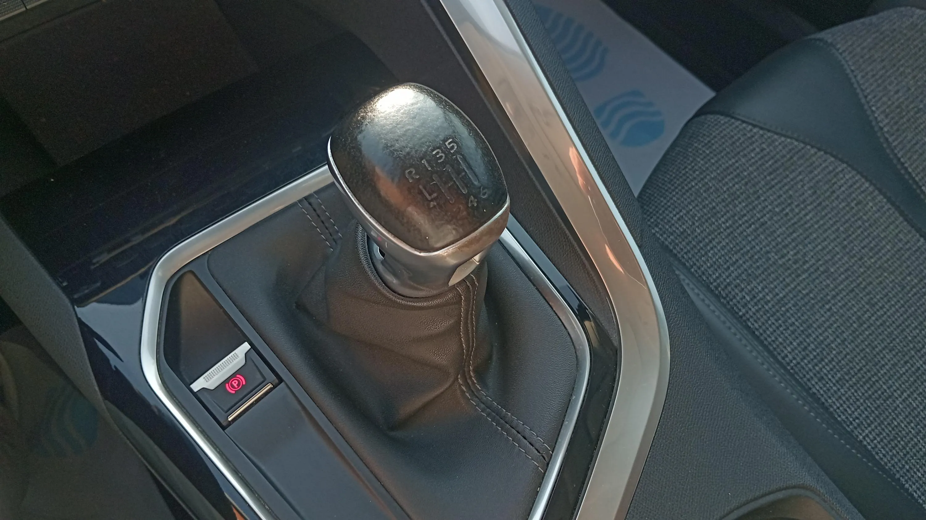 Peugeot 3008 1.2 PureTech Allure - foto 18