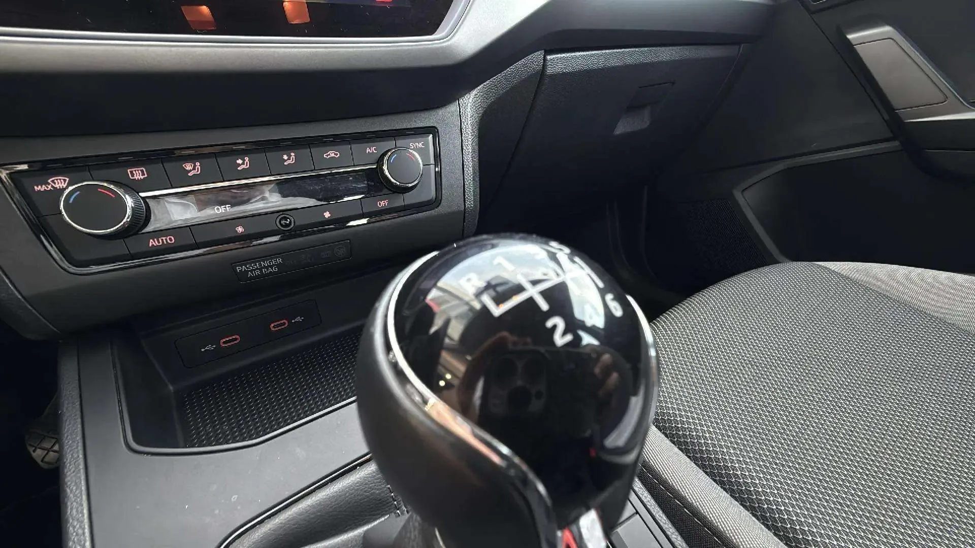 SEAT Ibiza 1.0 TSI Style Go Navi - foto 14