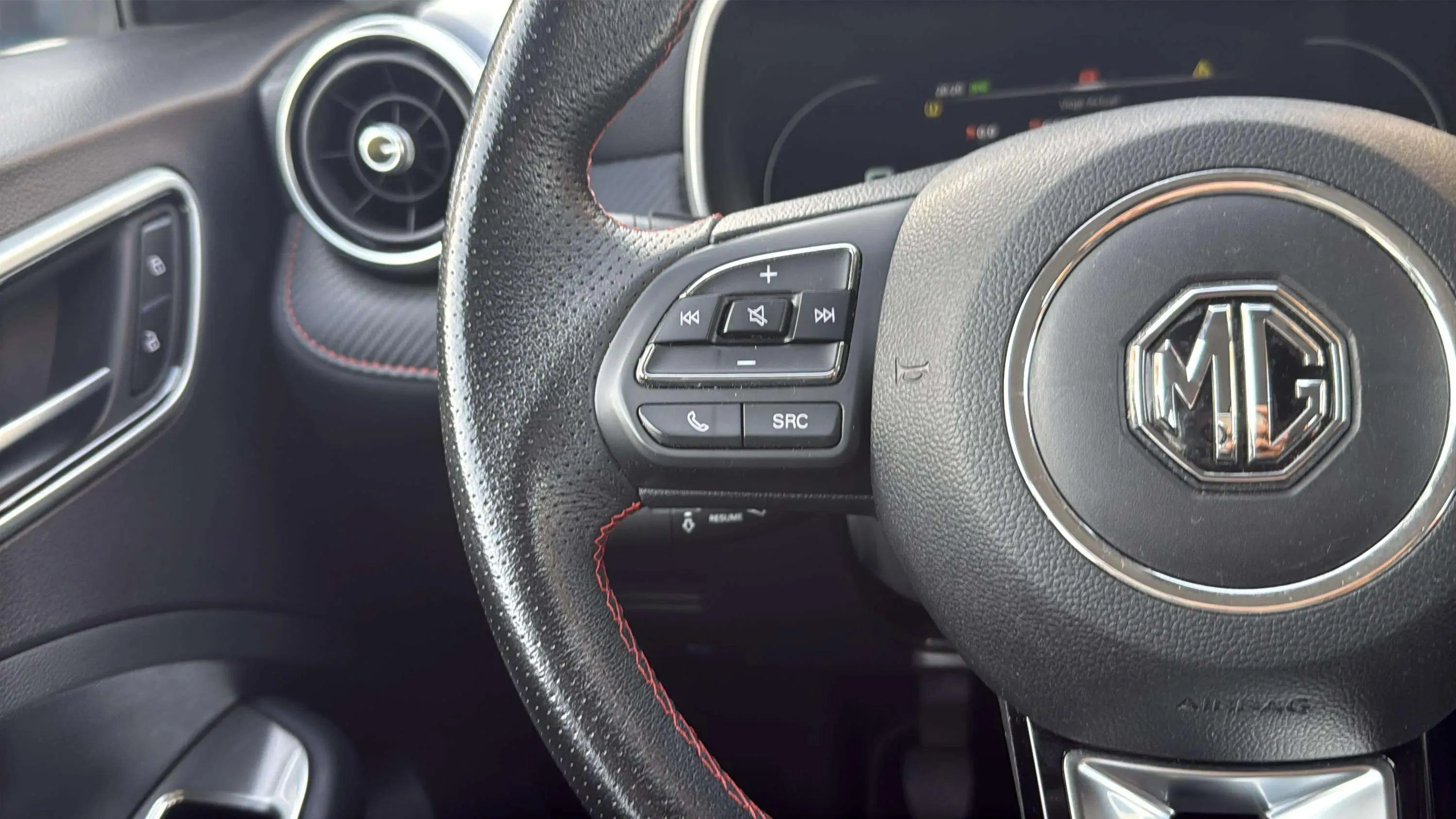 MG ZS 1.5 Luxury - foto 17
