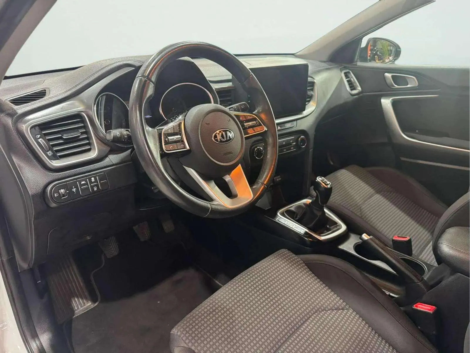 Kia Ceed 1.0 T-GDi - foto 9