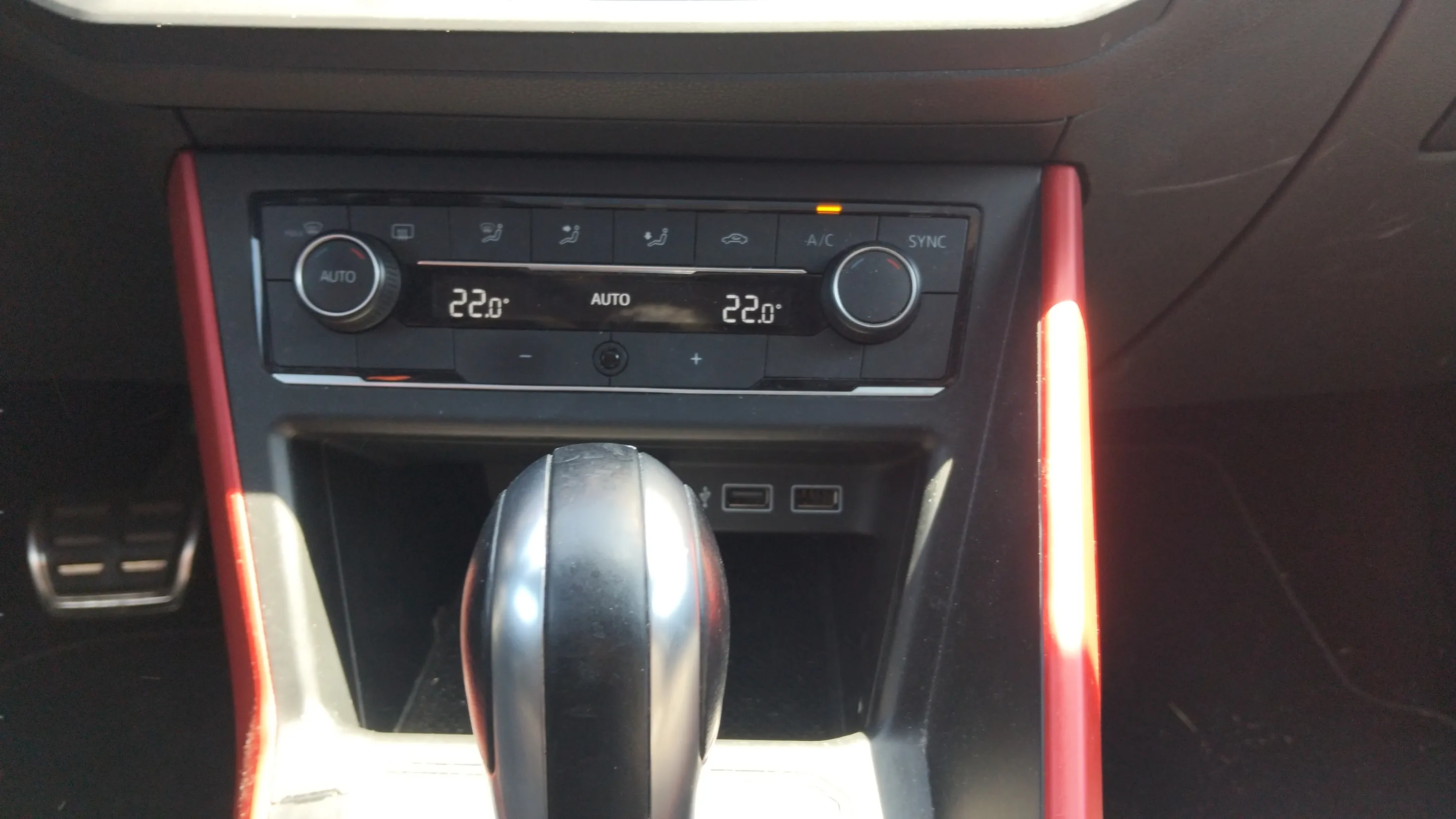 Volkswagen Polo GTI 2.0 TSI DSG - foto 17
