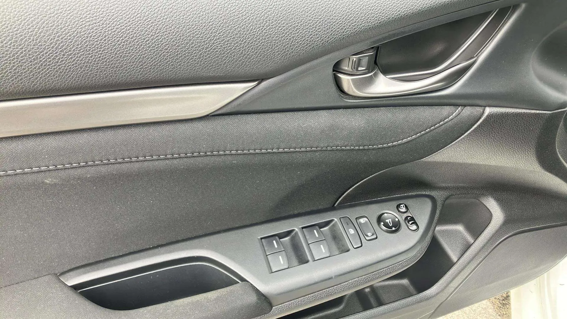 Honda Civic 1.0 I-VTEC Turbo Elegance NAV - foto 19