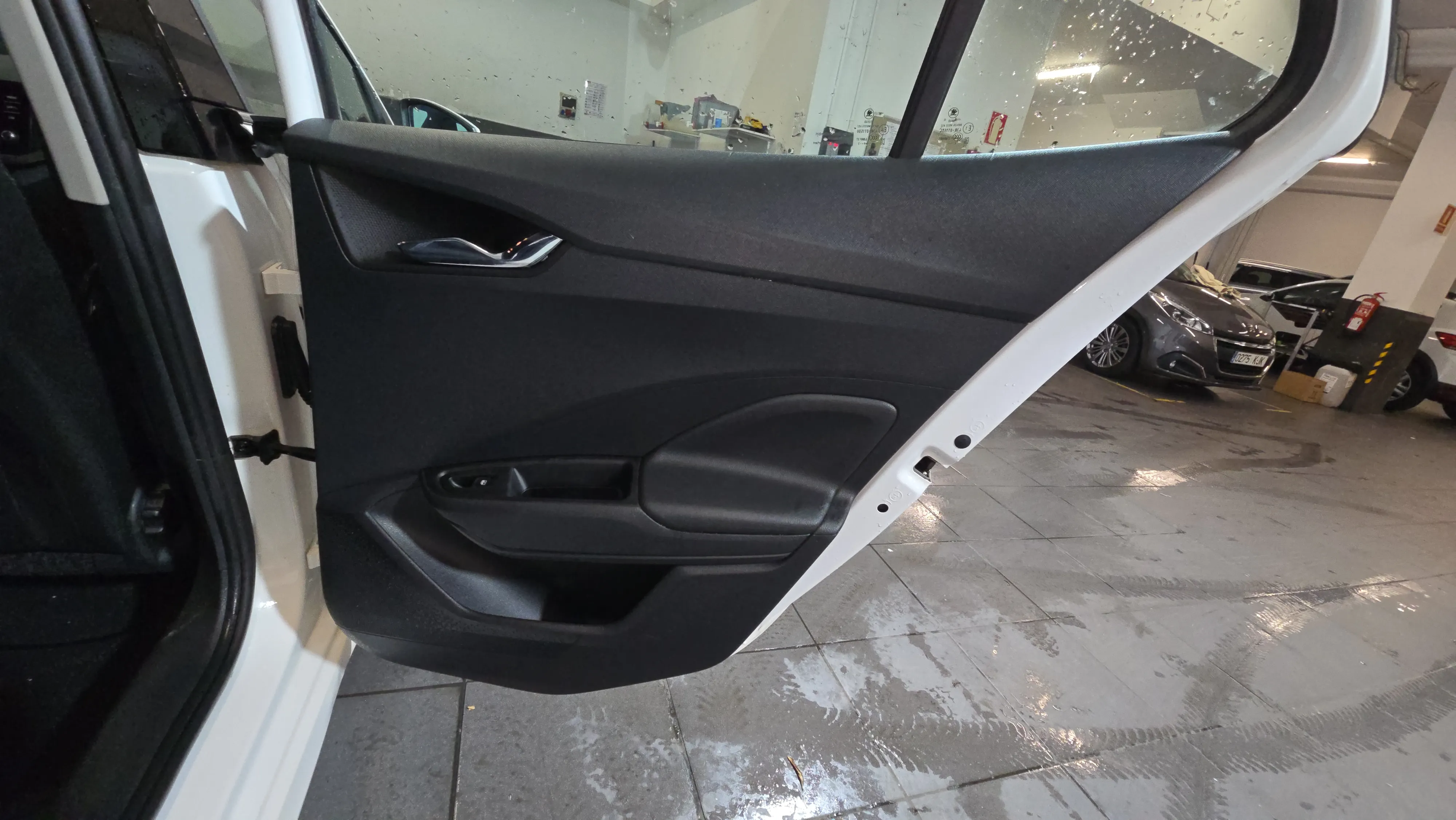 Škoda Fabia 1.0 TSI Ambition - foto 19