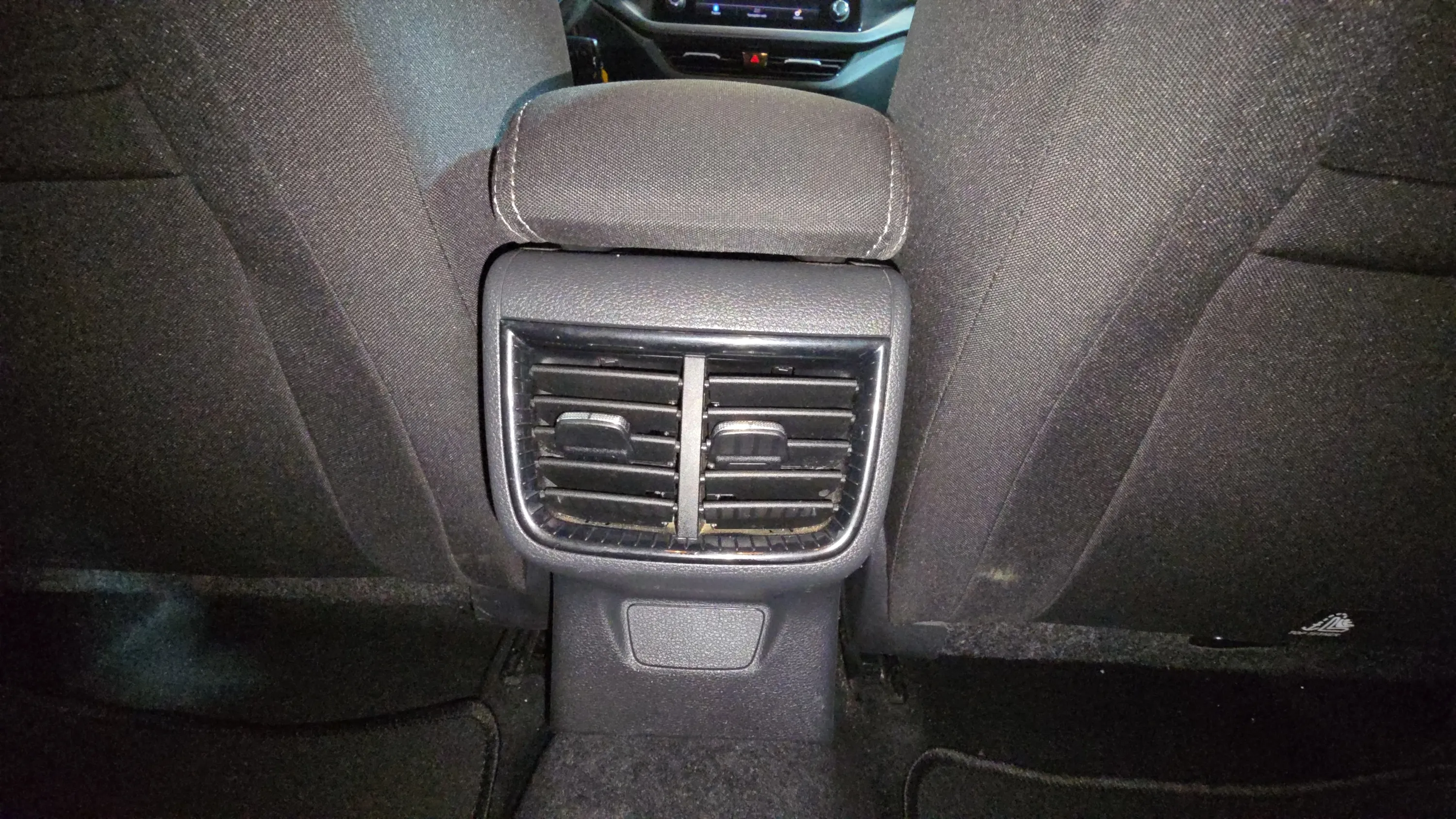 Škoda Fabia 1.0 TSI Ambition - foto 22