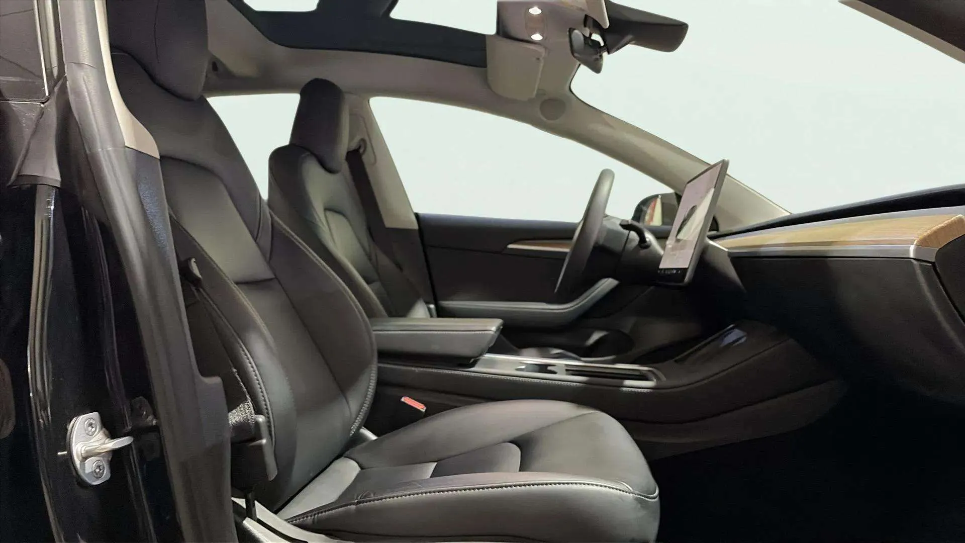 Tesla Model 3 RWD - foto 13