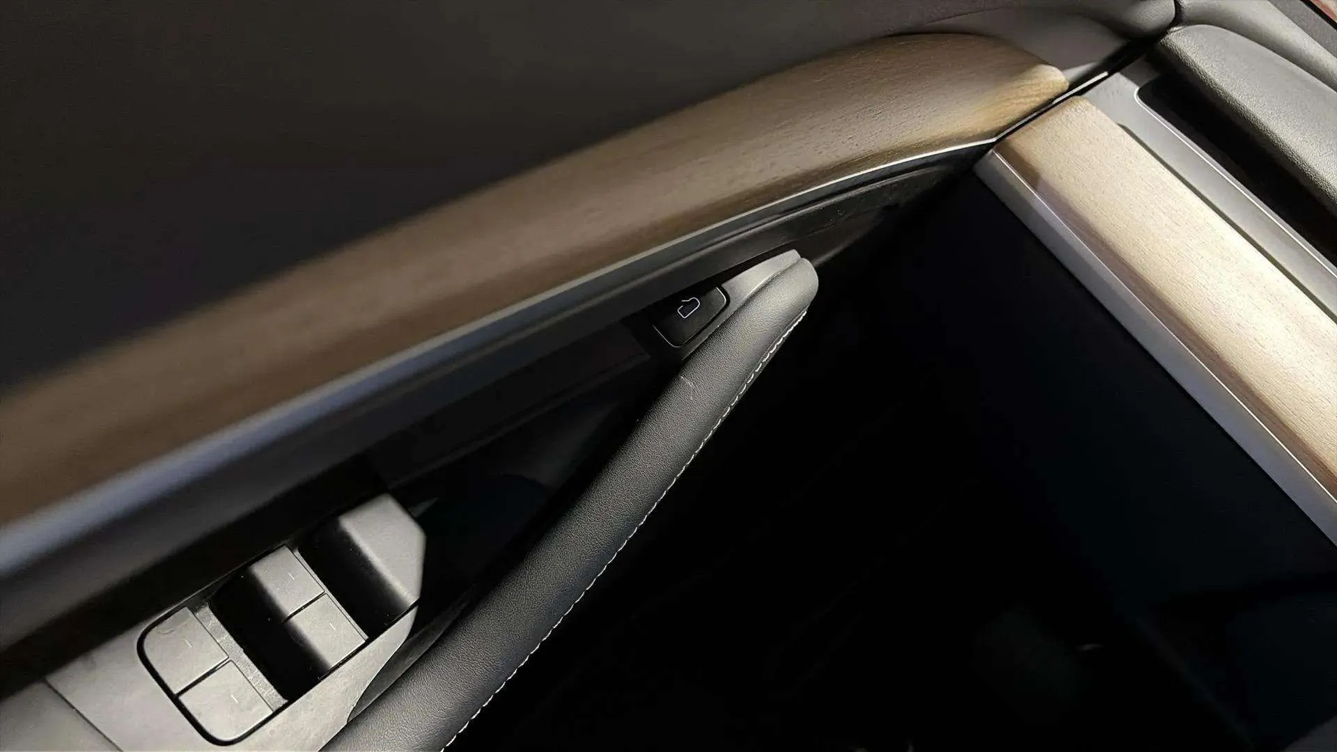 Tesla Model 3 RWD - foto 16
