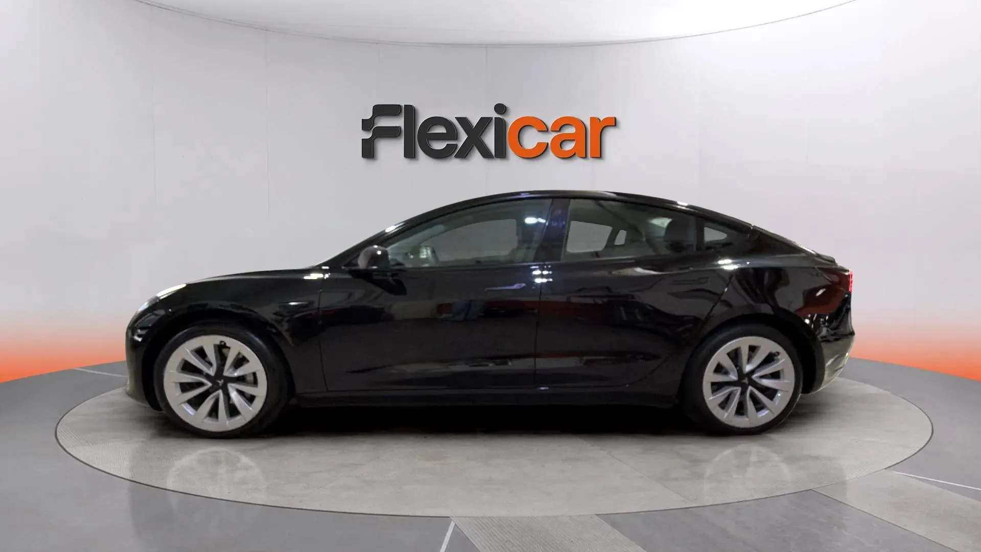 Tesla Model 3 RWD - foto 4