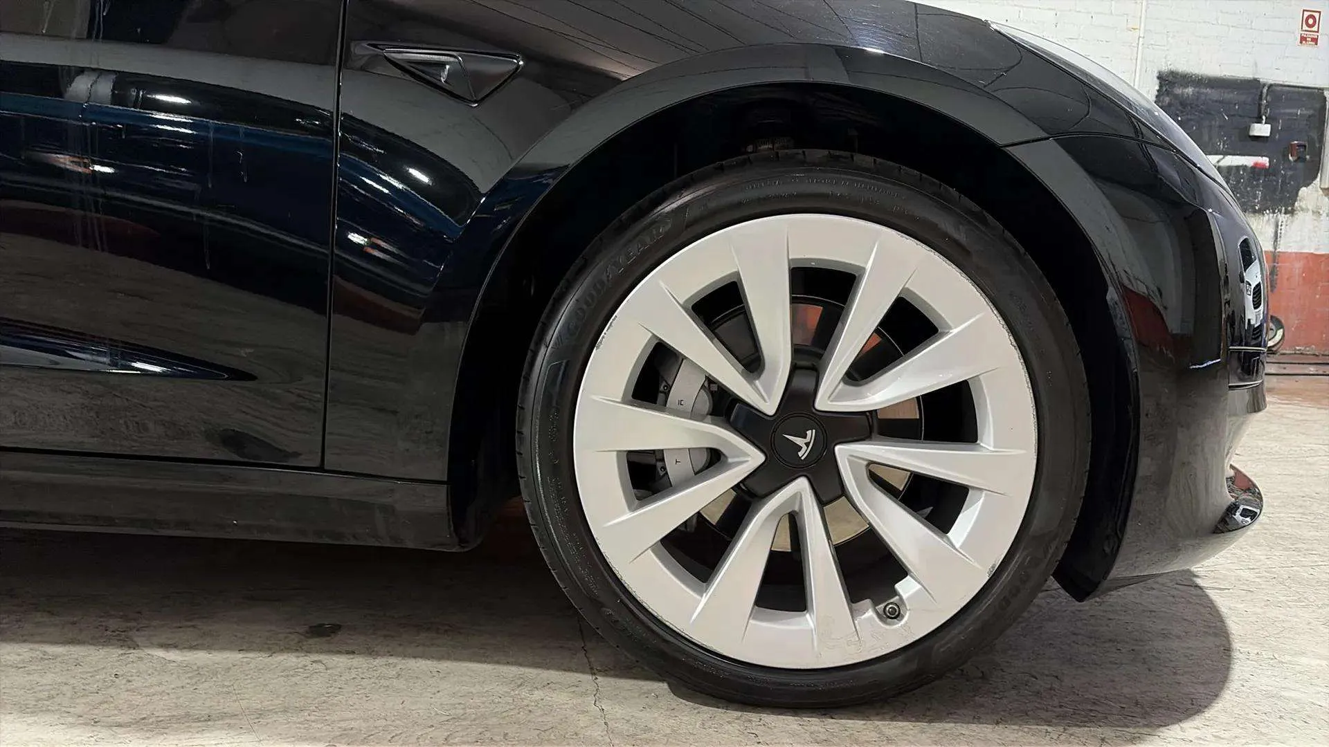 Tesla Model 3 RWD - foto 27