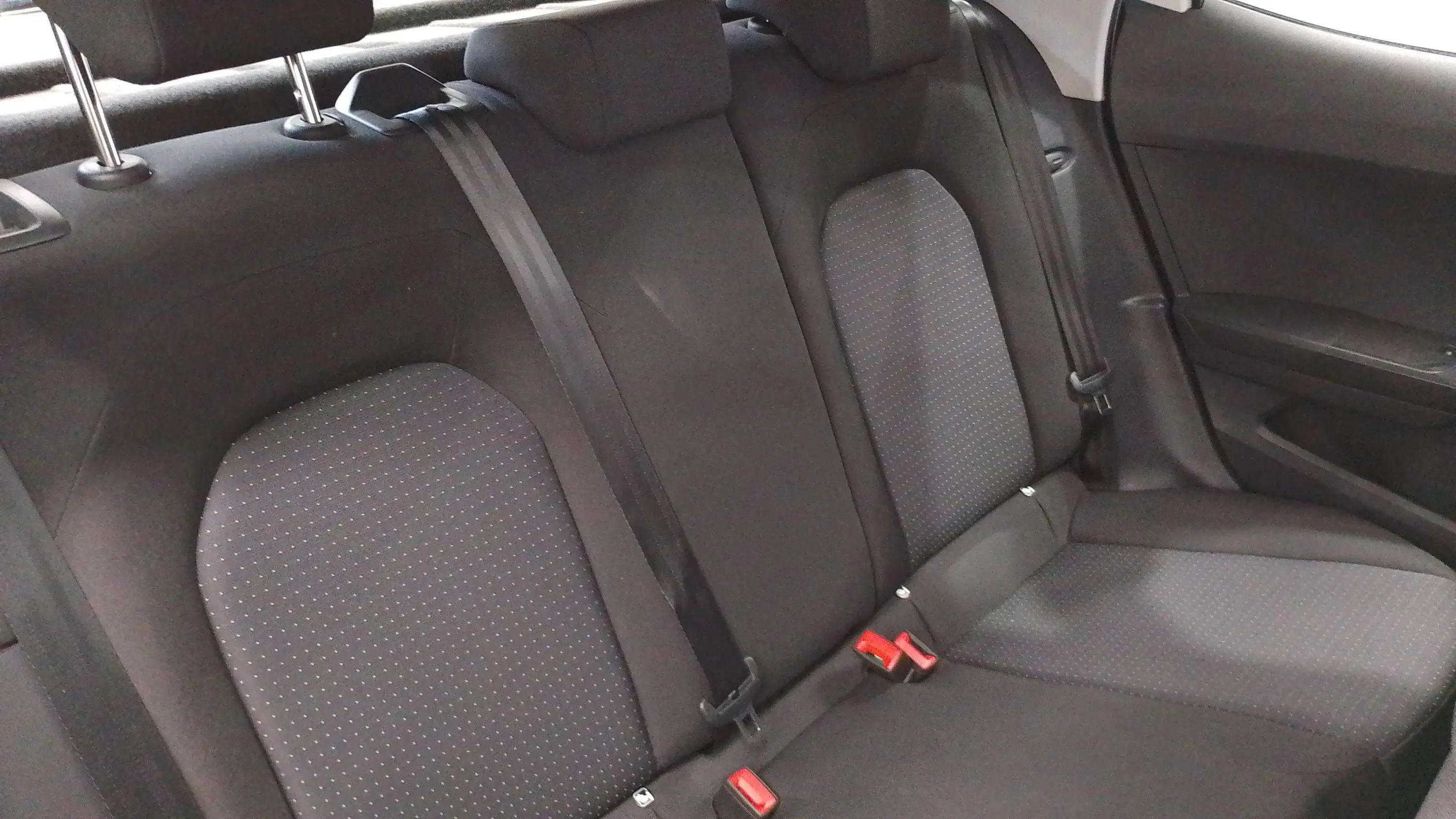 SEAT Arona 1.0 TSI Reference - foto 23