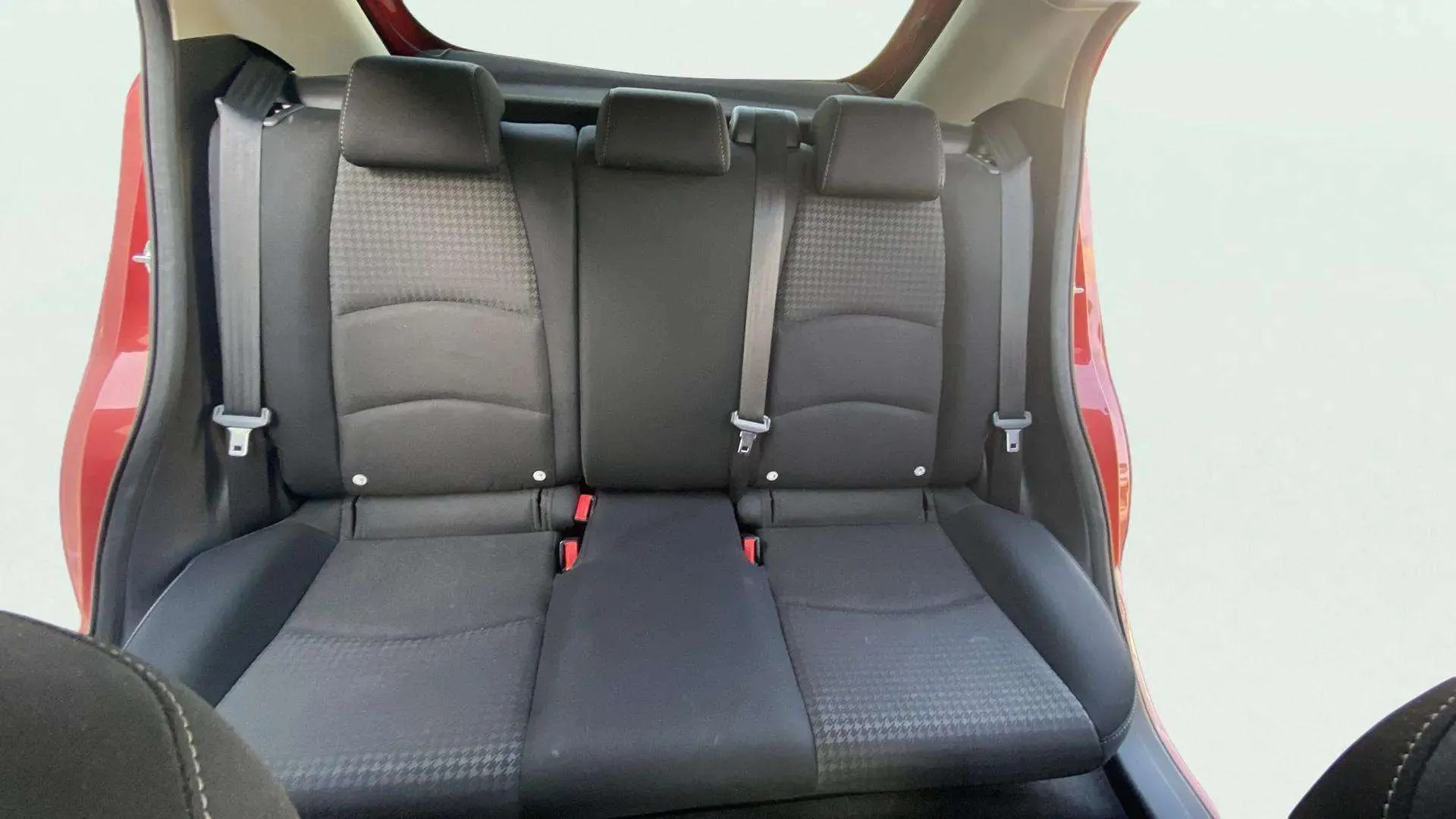 Mazda Mazda2 1.5 GE Black Tech Edition - foto 13