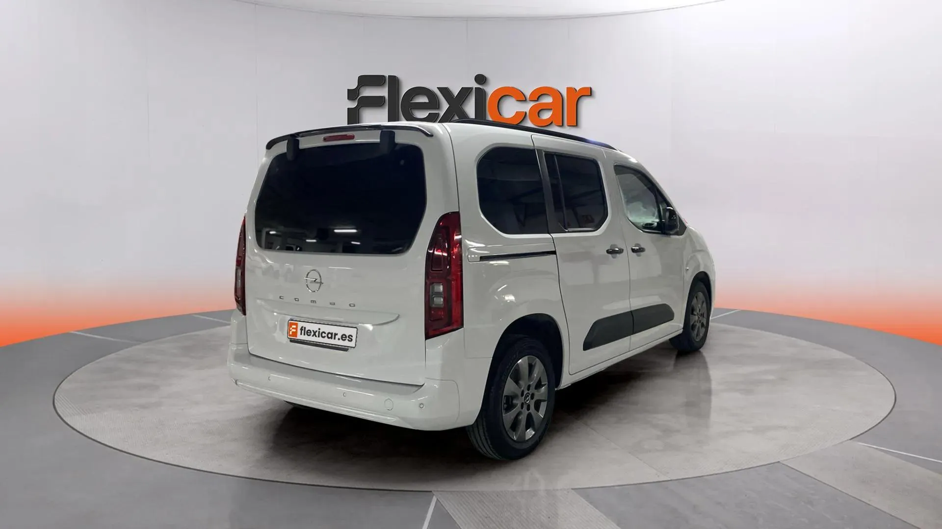 Opel Combo 1.5 Td MT6 €6.4 - foto 7