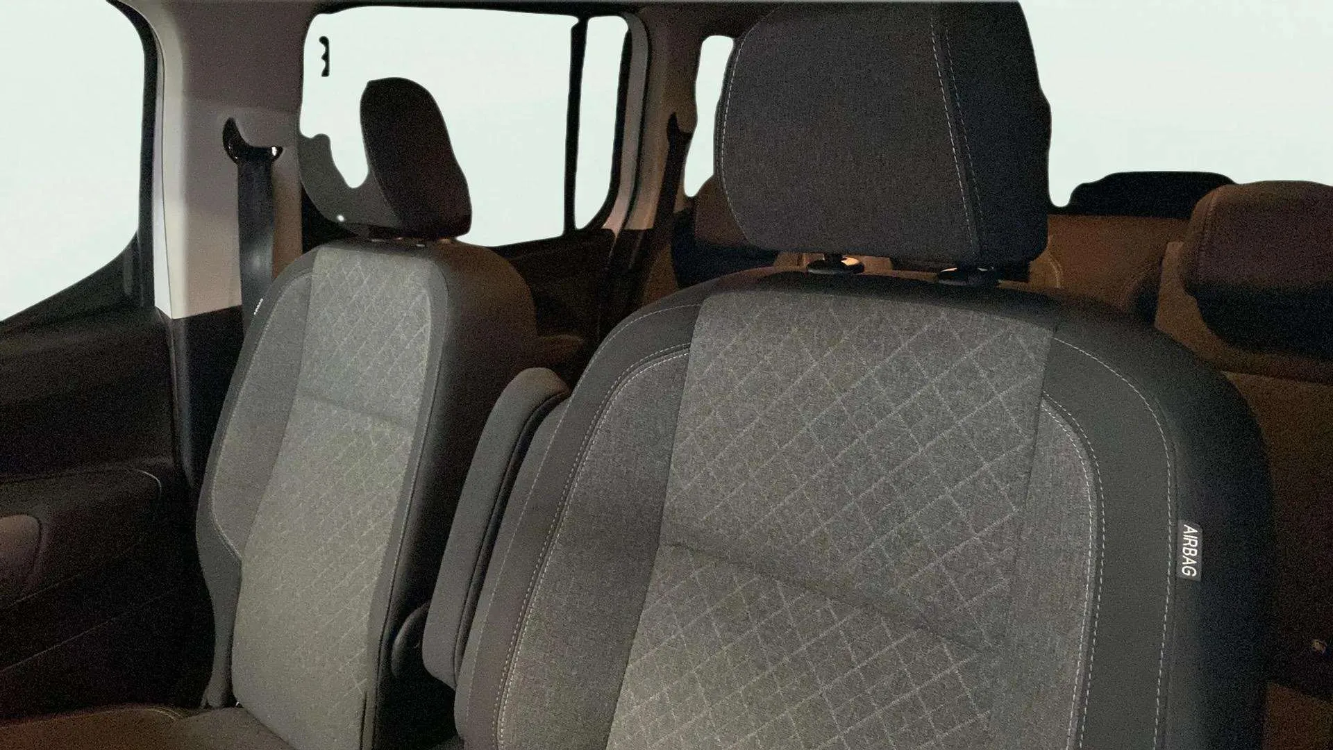 Opel Combo 1.5 Td MT6 €6.4 - foto 22