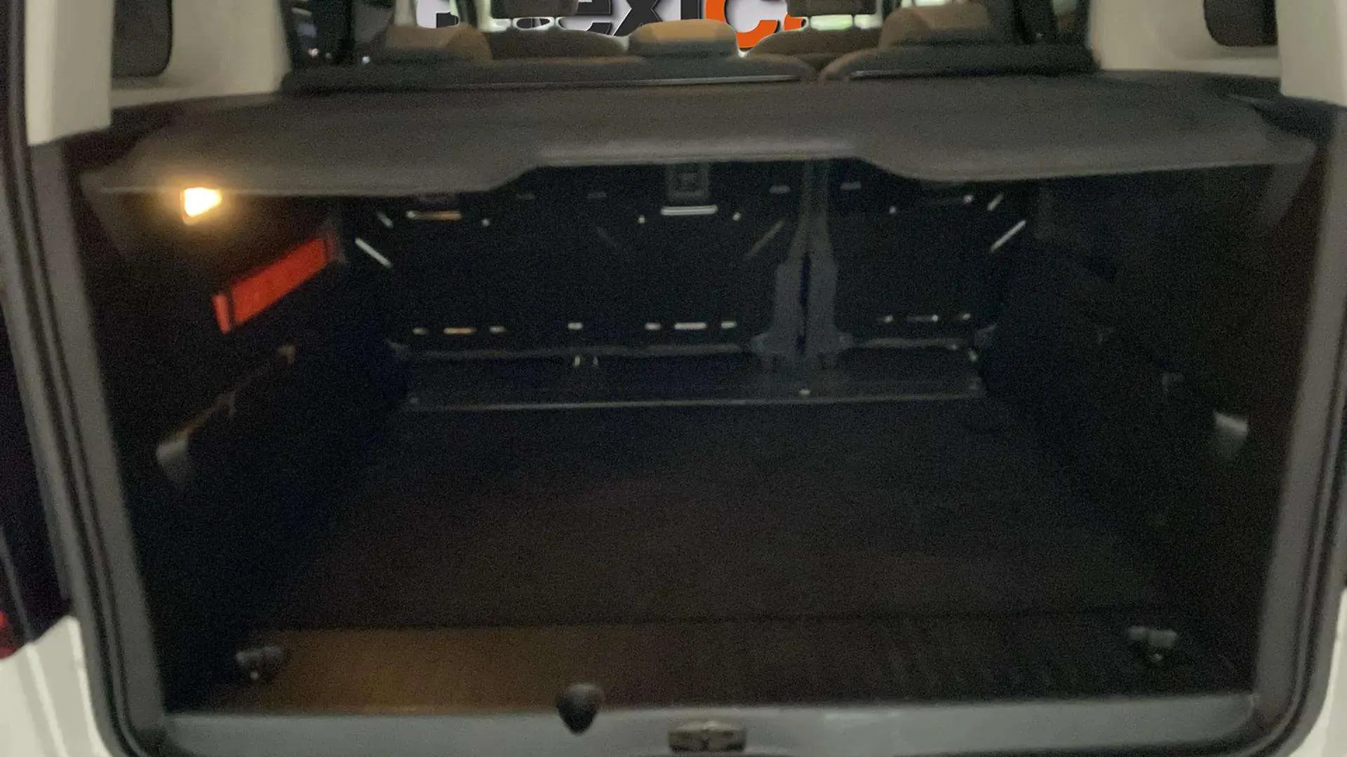 Opel Combo 1.5 Td MT6 €6.4 - foto 26