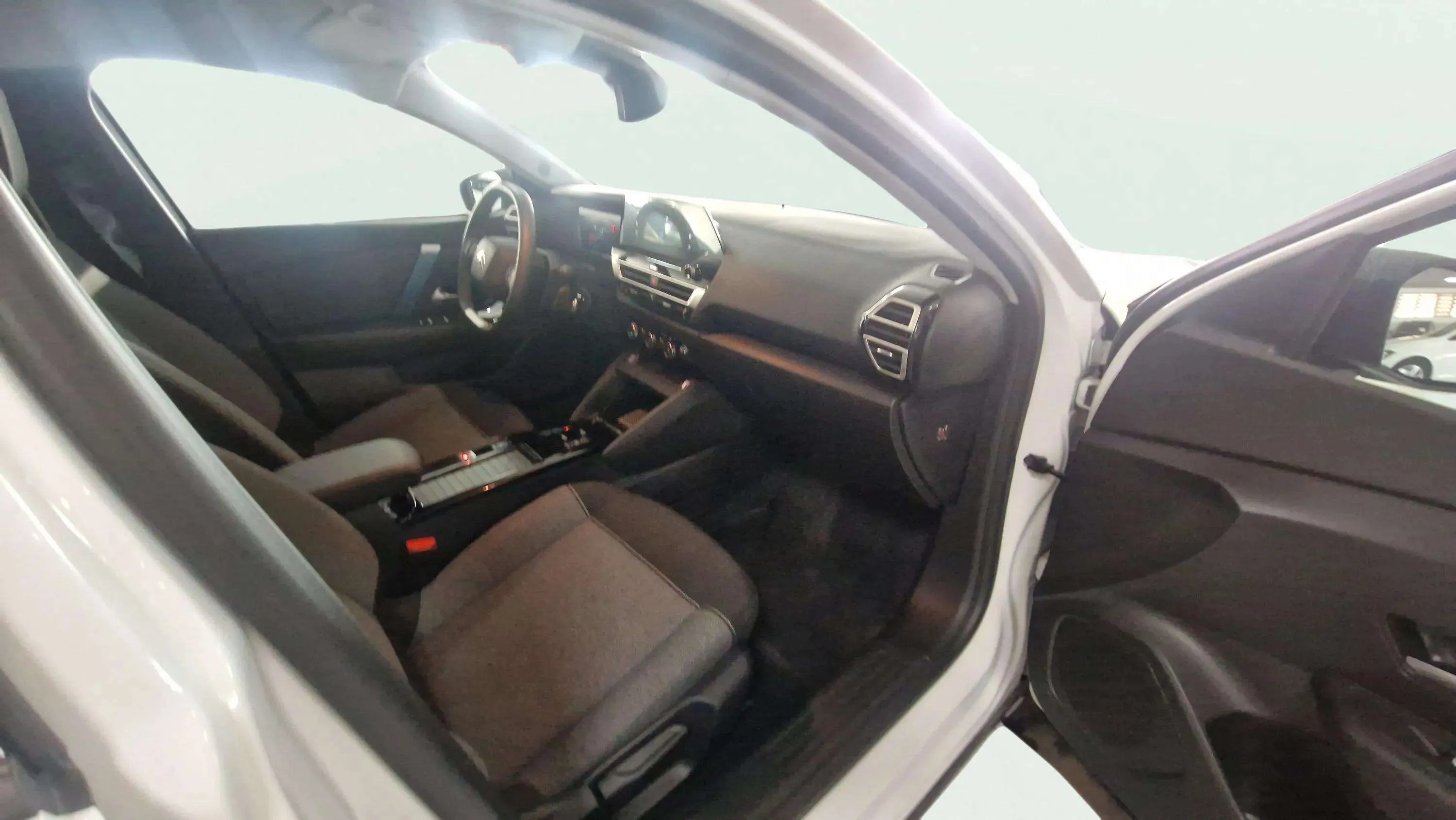 Citroën C4 X ë-C4 X eléctrico 50KWh E Series - foto 22