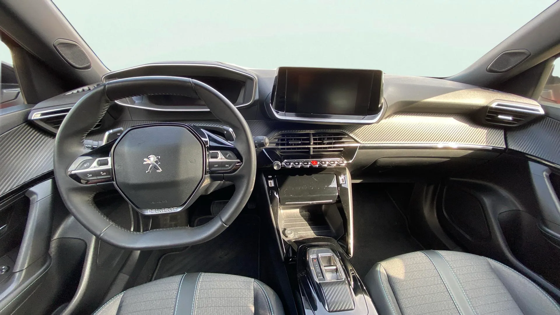 Peugeot 2008 Allure BlueHDi 130 EAT8 - foto 15
