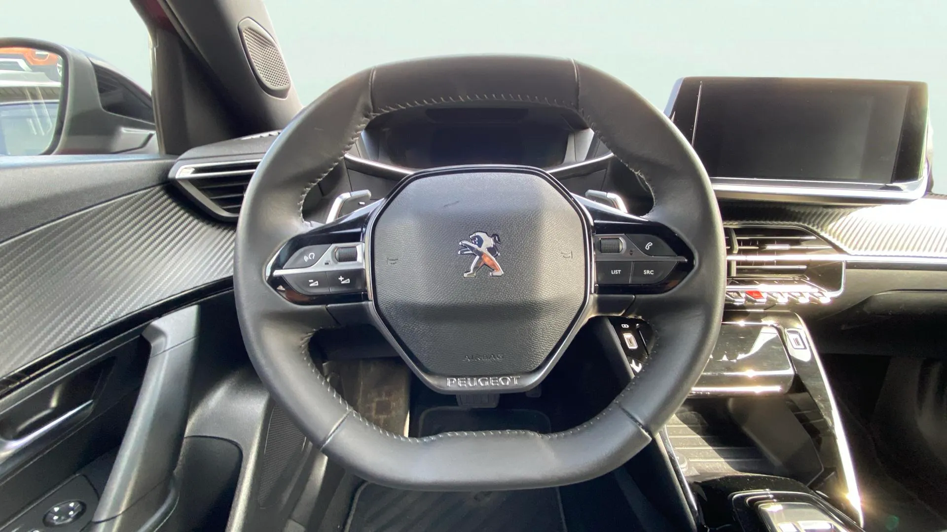 Peugeot 2008 Allure BlueHDi 130 EAT8 - foto 16