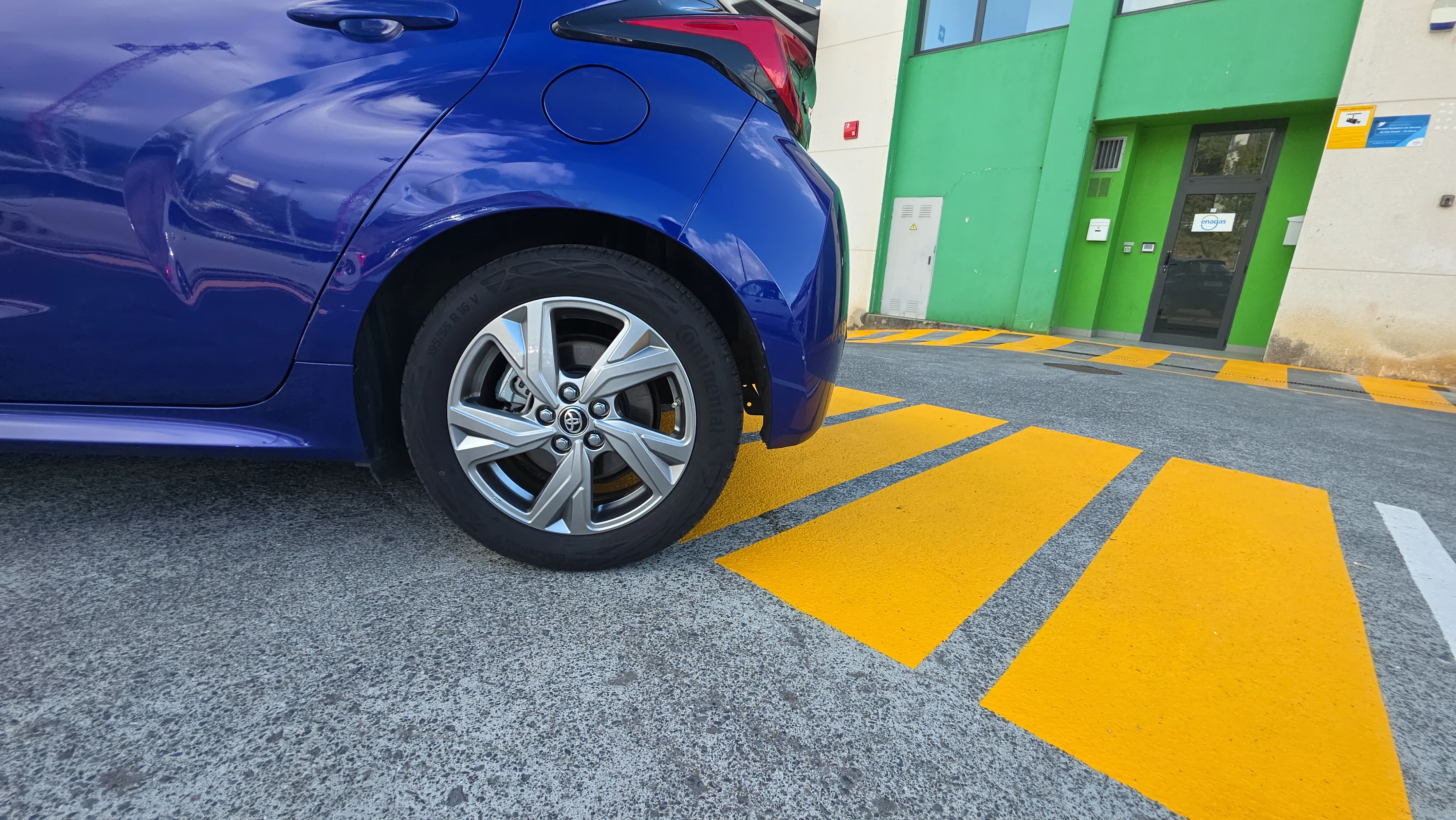 Toyota Yaris 1.5 120H Active Plus - foto 31