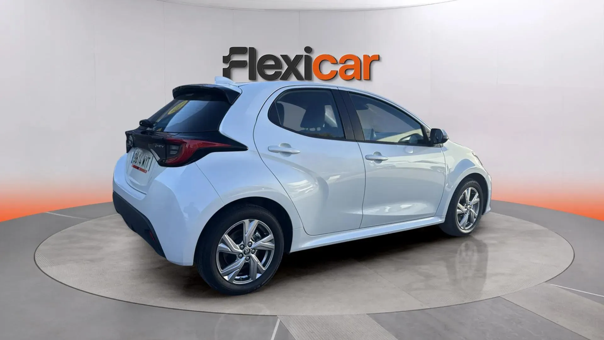 Toyota Yaris 1.5 120H Active Plus - foto 7