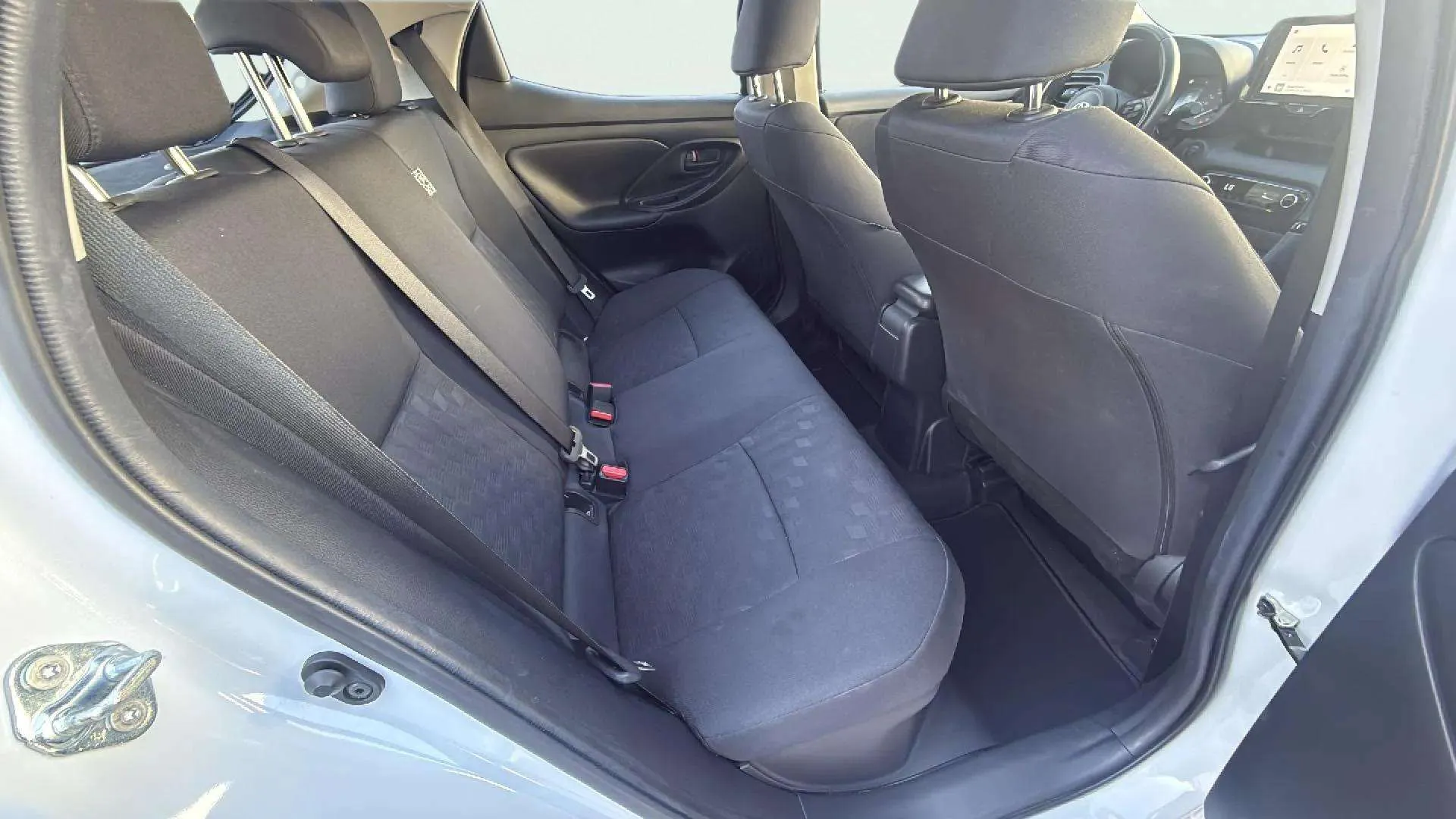 Toyota Yaris 1.5 120H Active Plus - foto 24