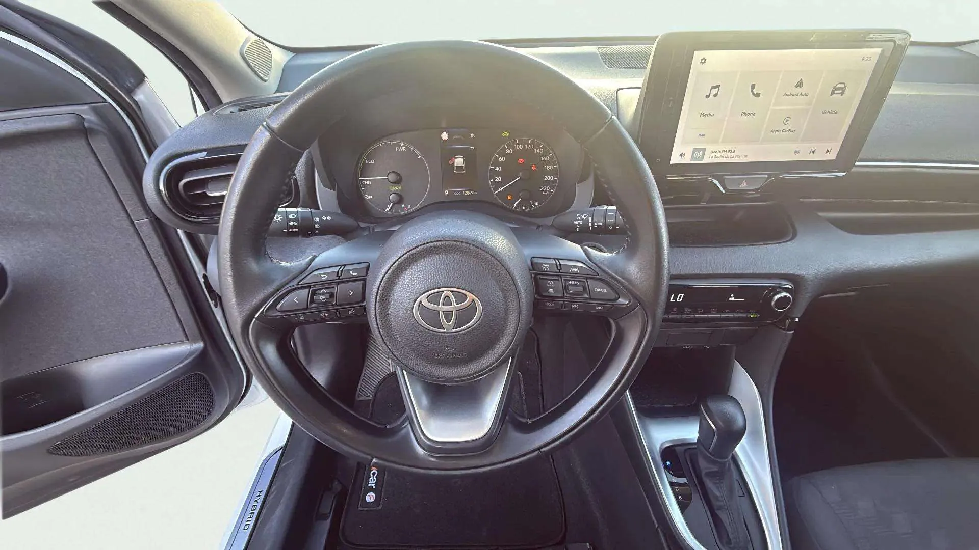 Toyota Yaris 1.5 120H Active Plus - foto 13