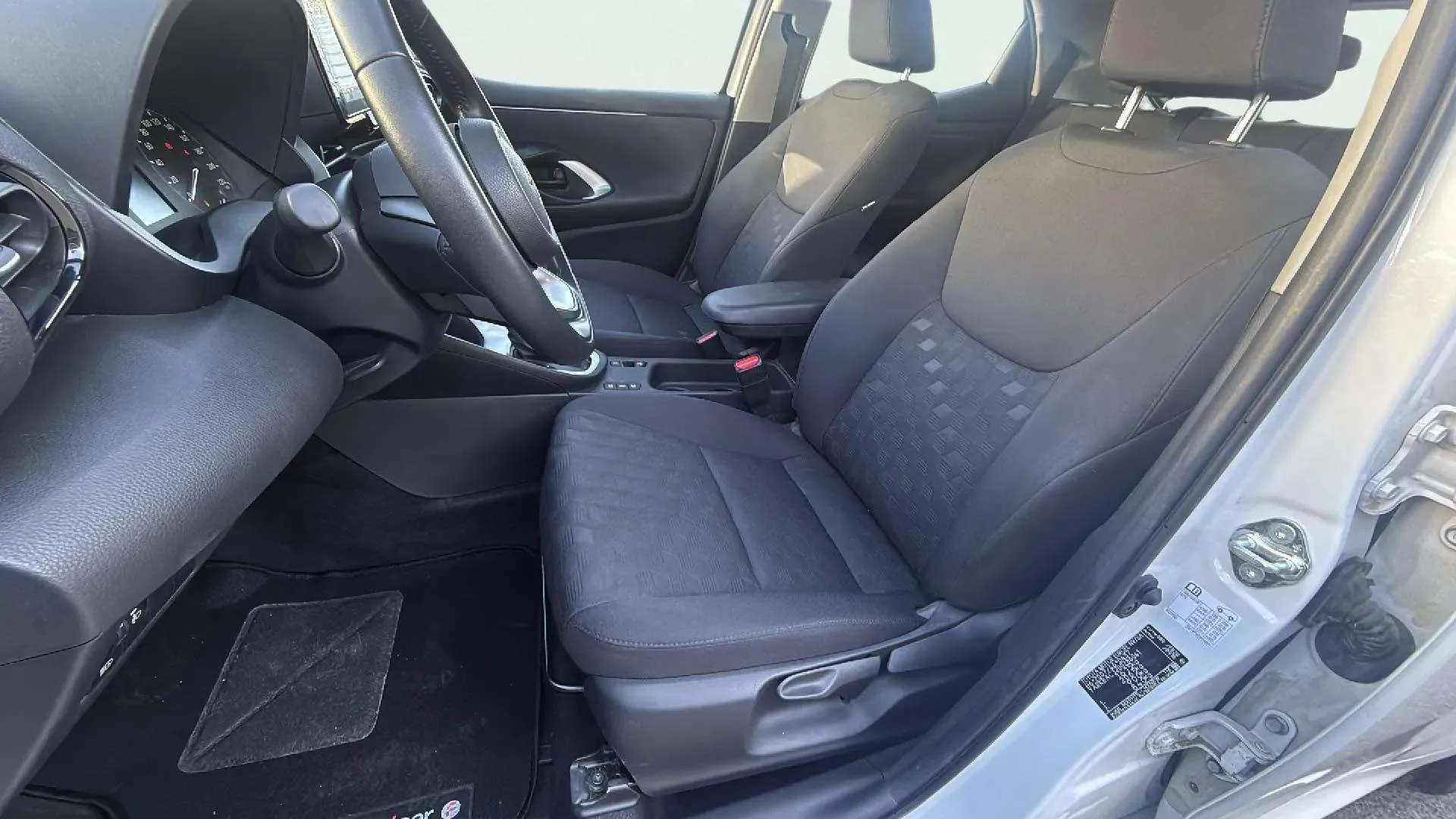 Toyota Yaris 1.5 120H Active Plus - foto 22