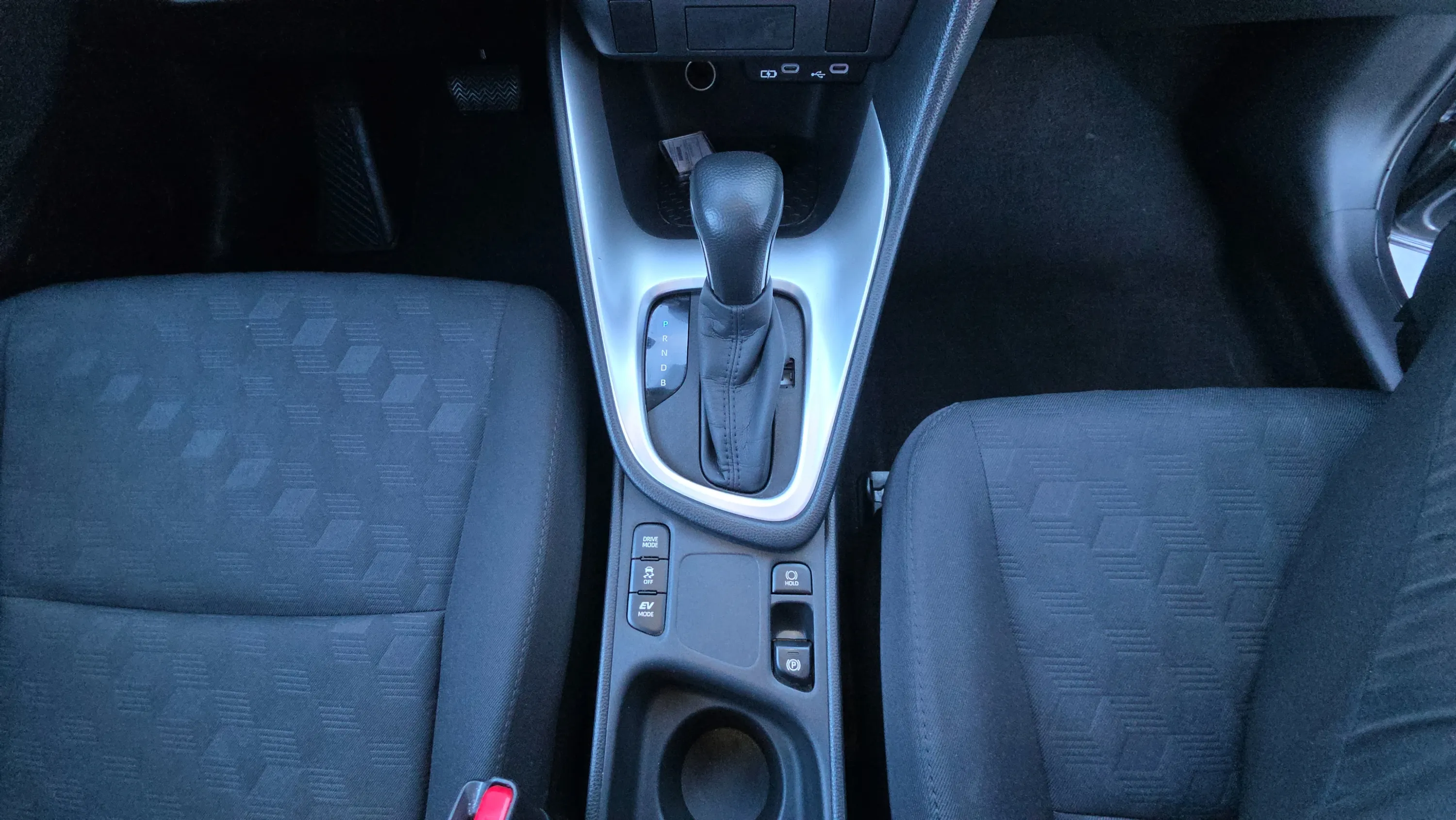 Toyota Yaris 1.5 120H Active Plus - foto 18