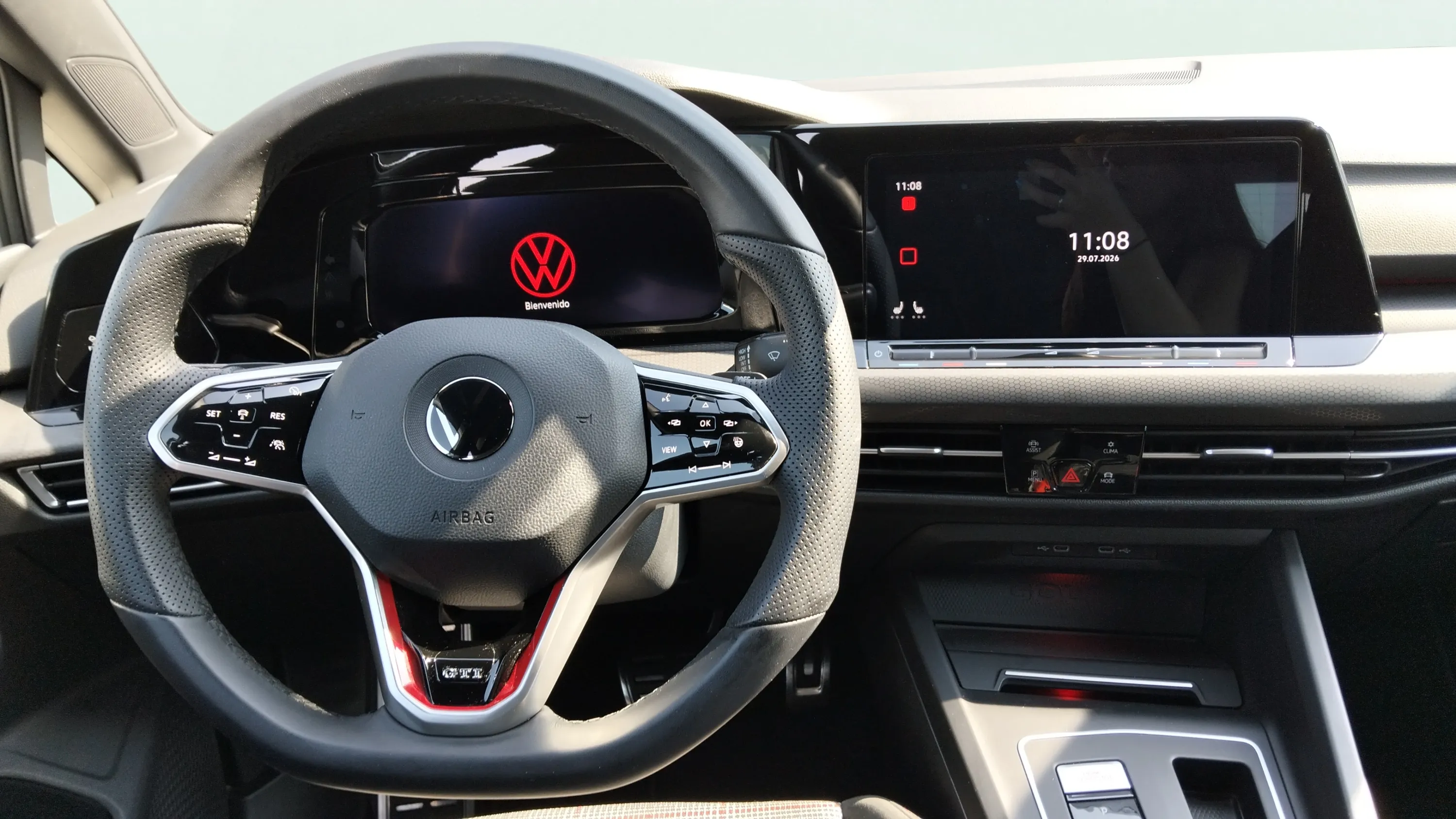 Volkswagen Golf GTI 2.0 TSI DSG - foto 12