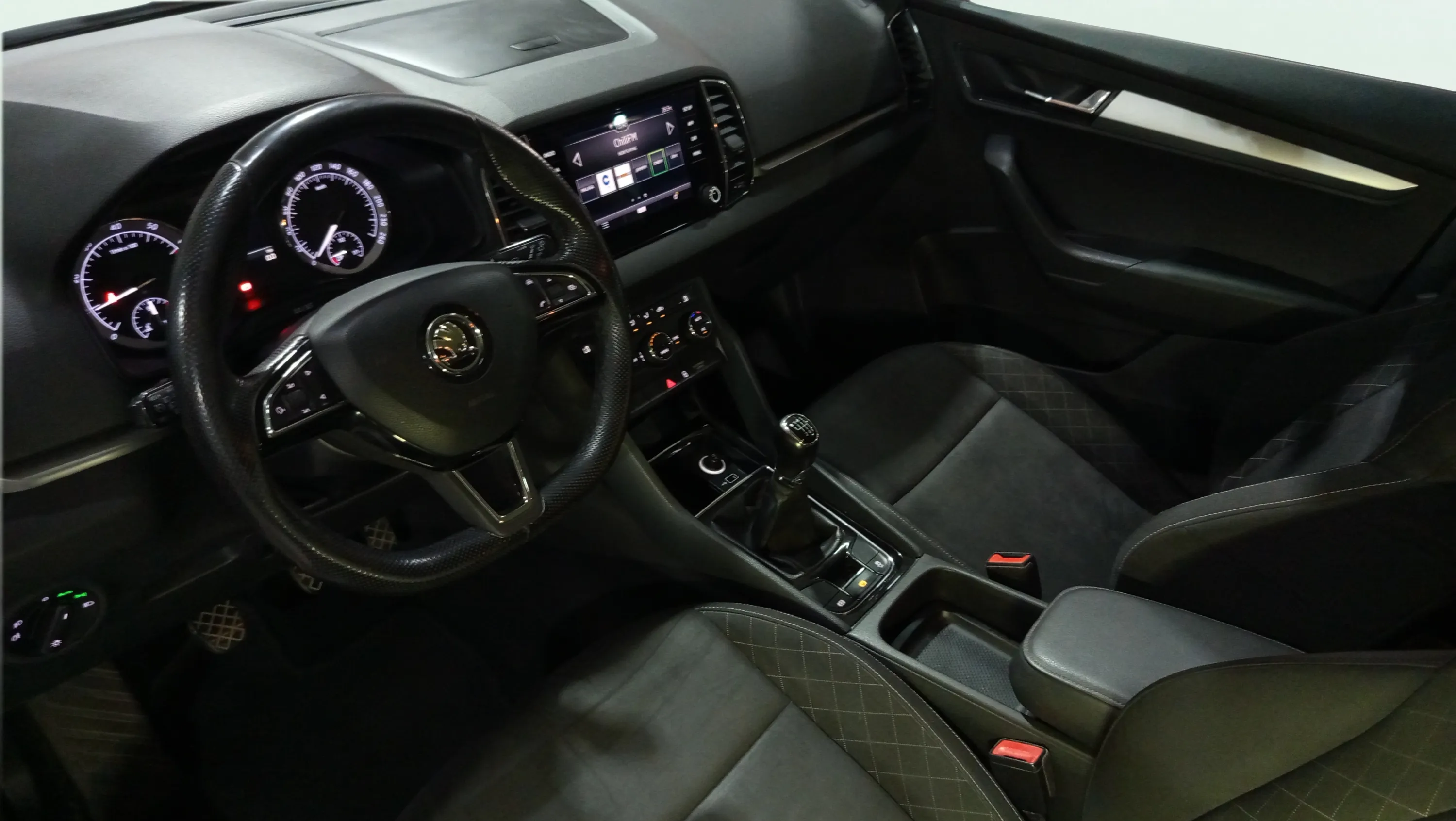 Škoda Karoq 1.0 TSI Ambition - foto 24