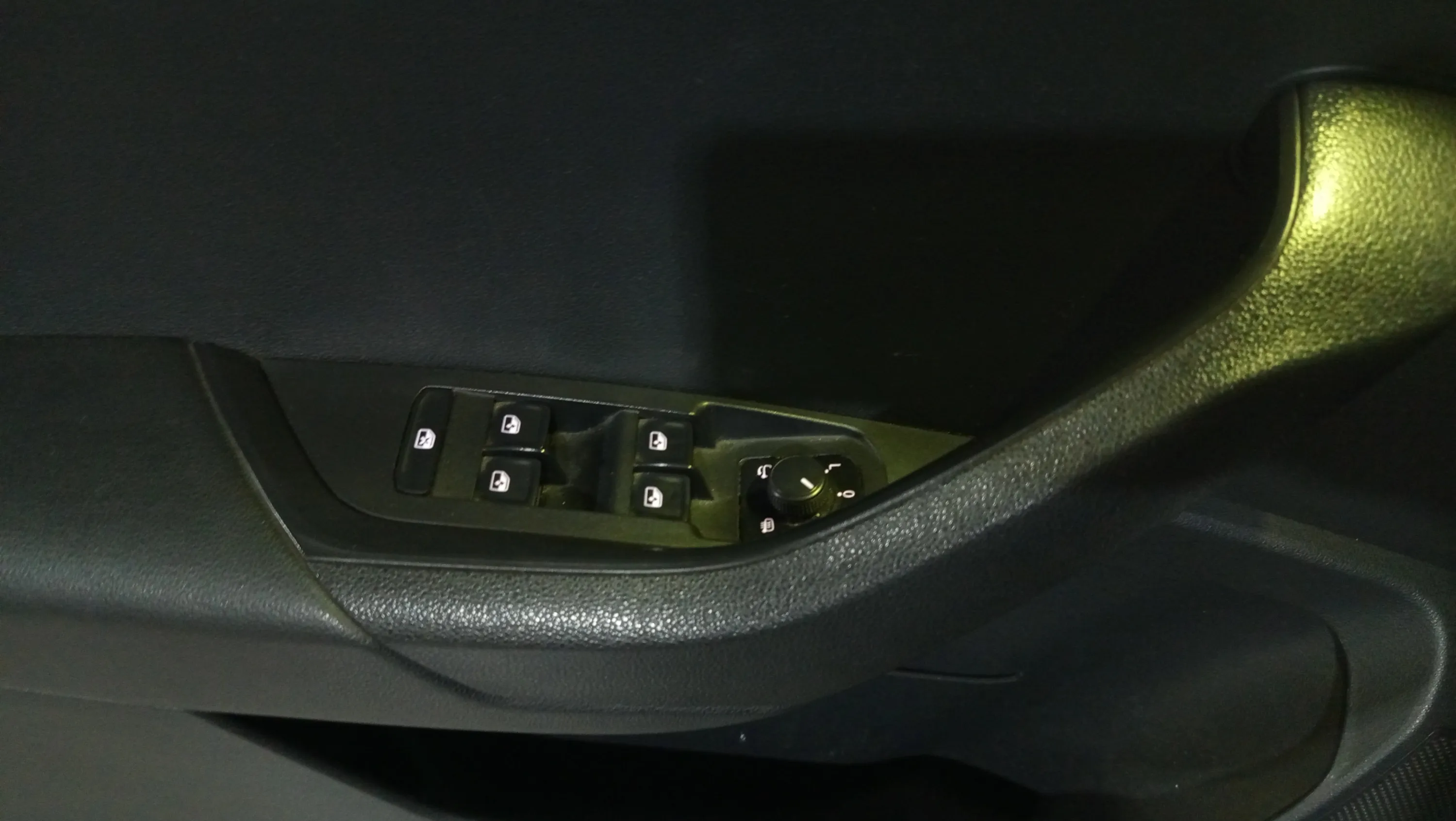 Škoda Karoq 1.0 TSI Ambition - foto 21