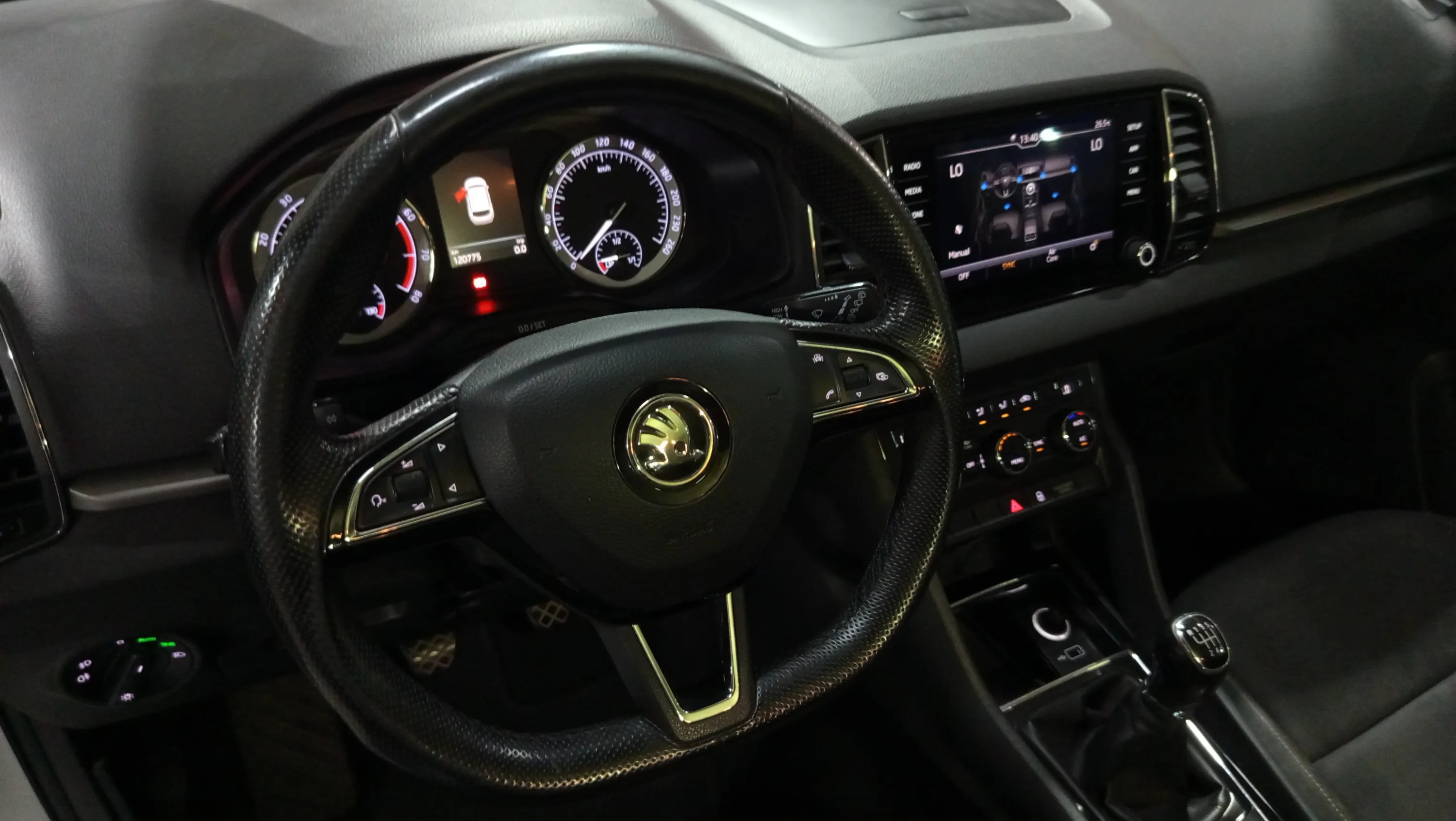 Škoda Karoq 1.0 TSI Ambition - foto 22